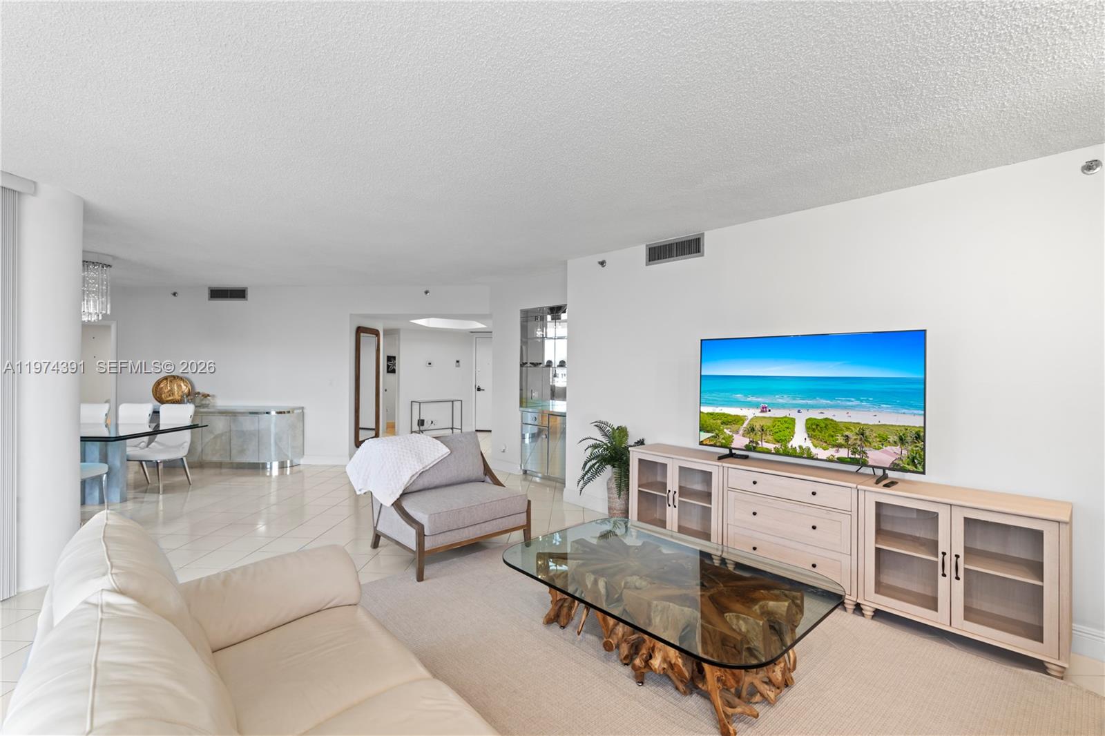 20191 E Country Club Drive 407 Property Photo 4