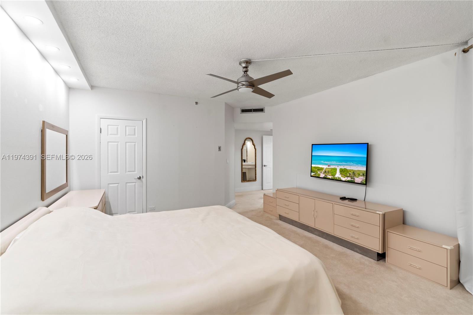 20191 E Country Club Drive 407 Property Photo 18