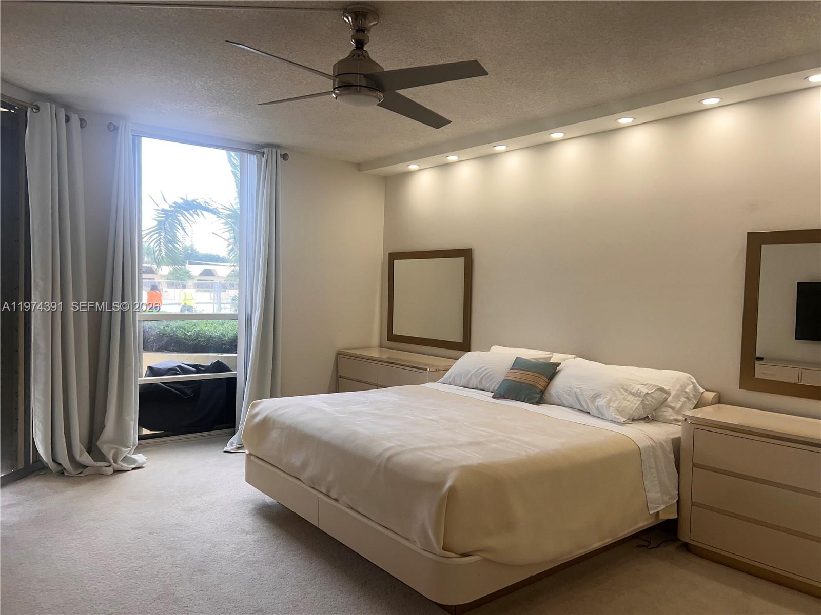 20191 E Country Club Drive 407 Property Photo 19