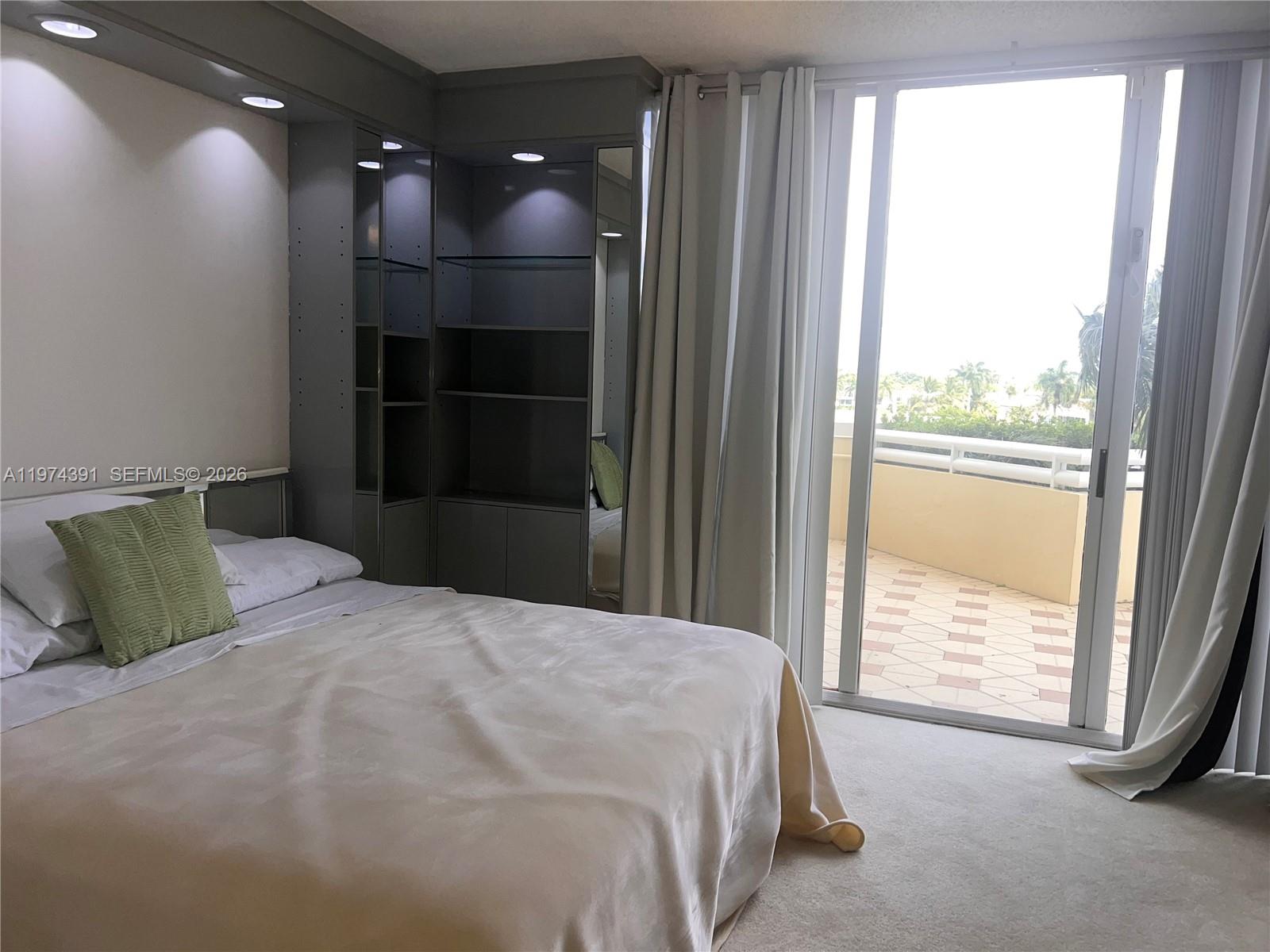 20191 E Country Club Drive 407 Property Photo 27