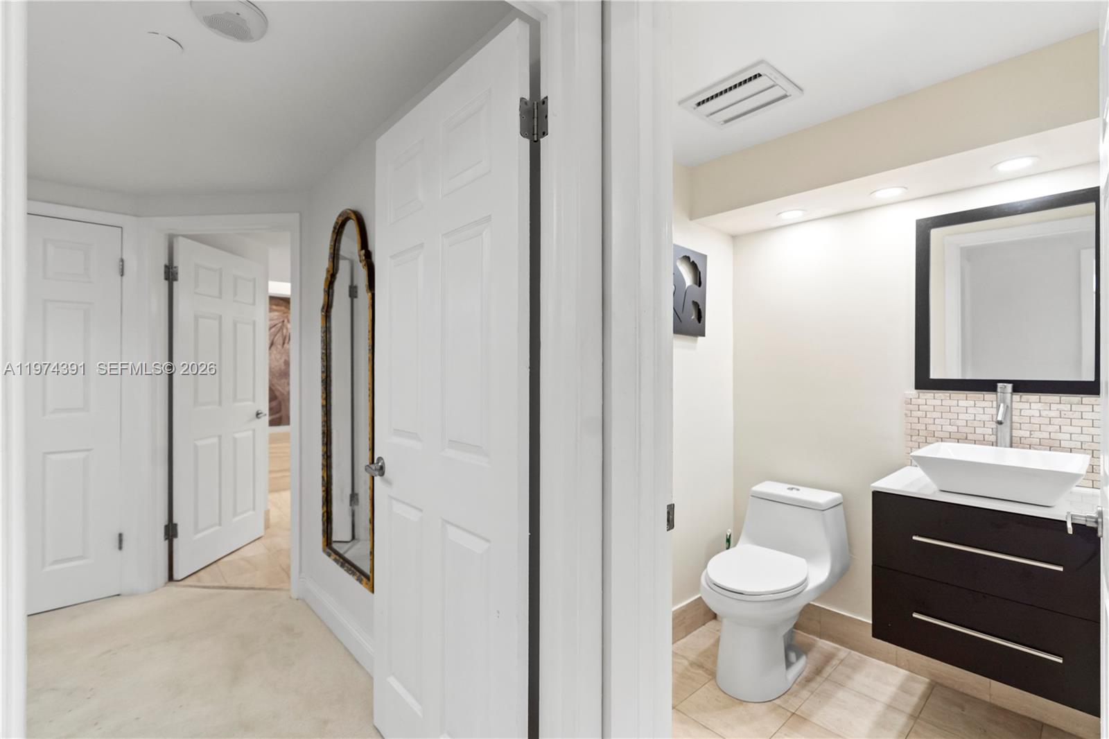 20191 E Country Club Drive 407 Property Photo 31
