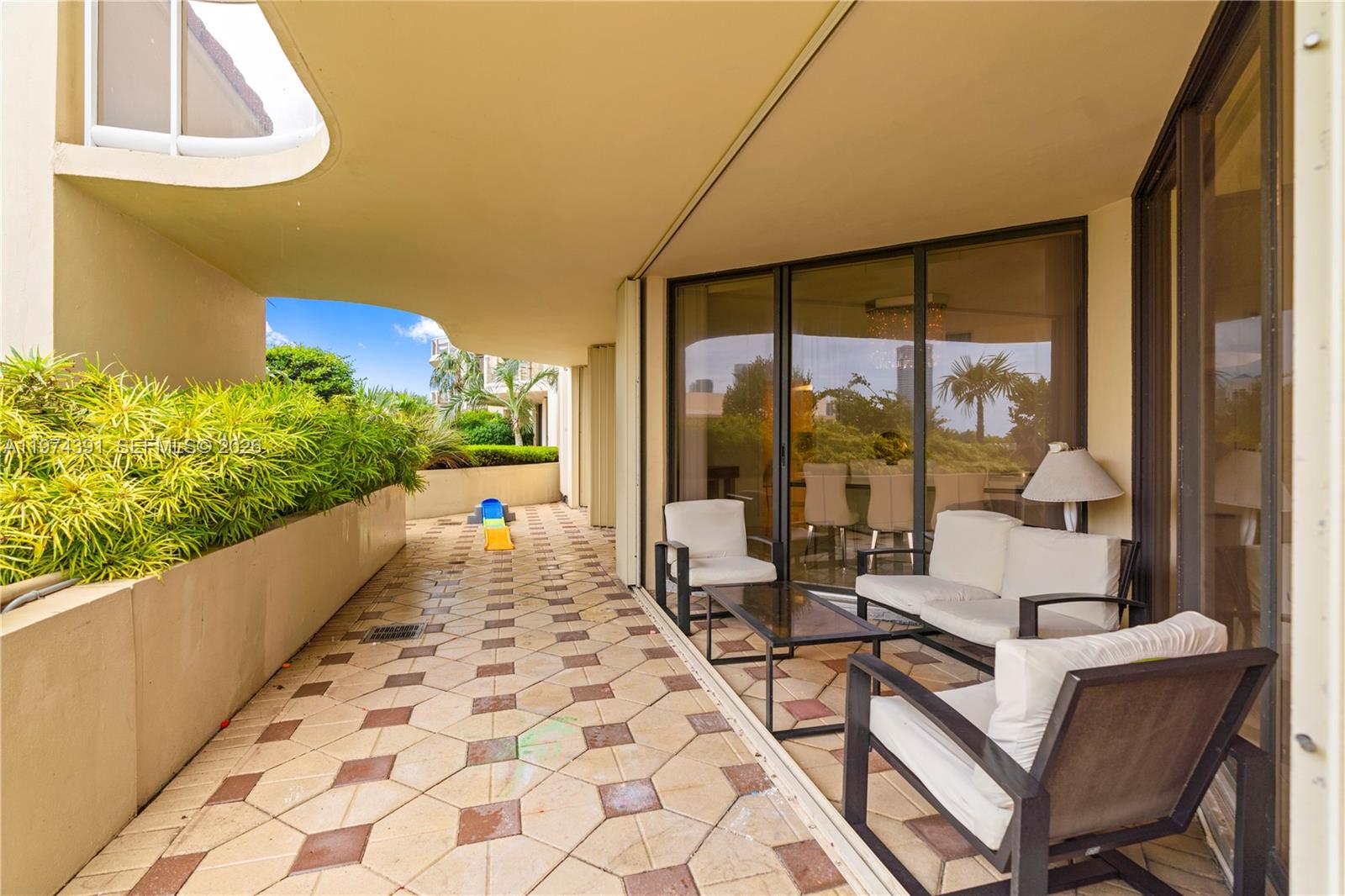 20191 E Country Club Drive 407 Property Photo 34