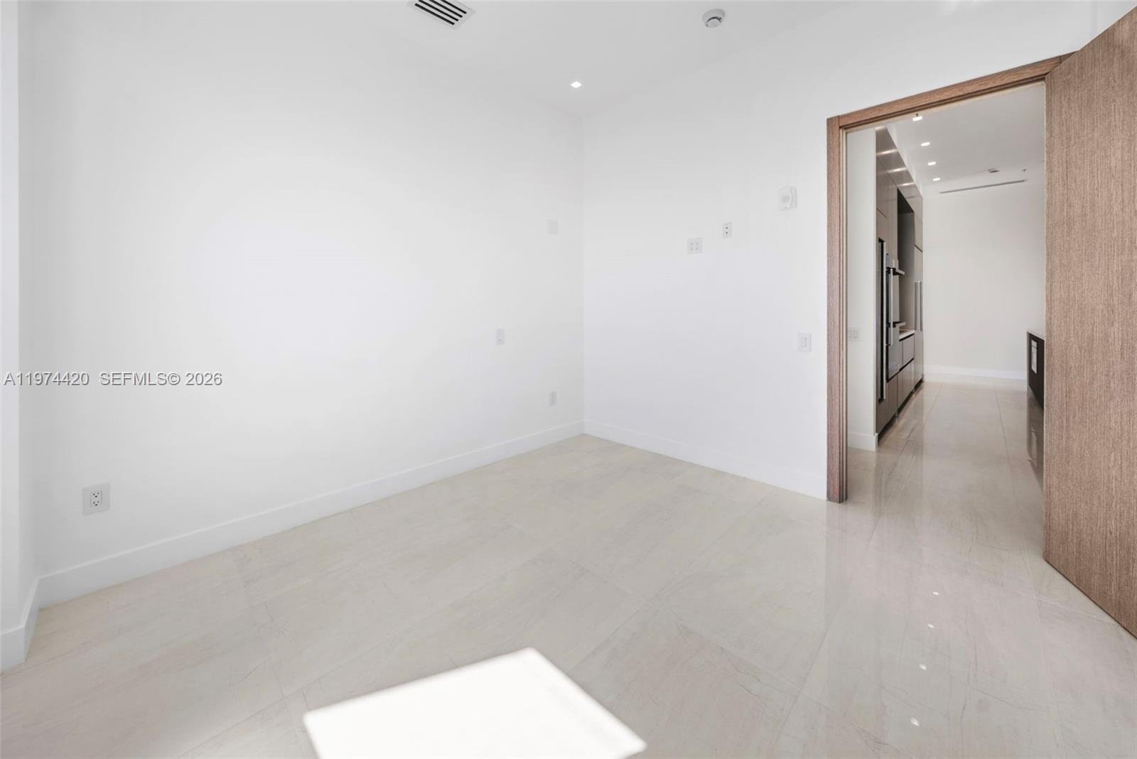 246 Ne 6th Avenue Ph Property Photo 29