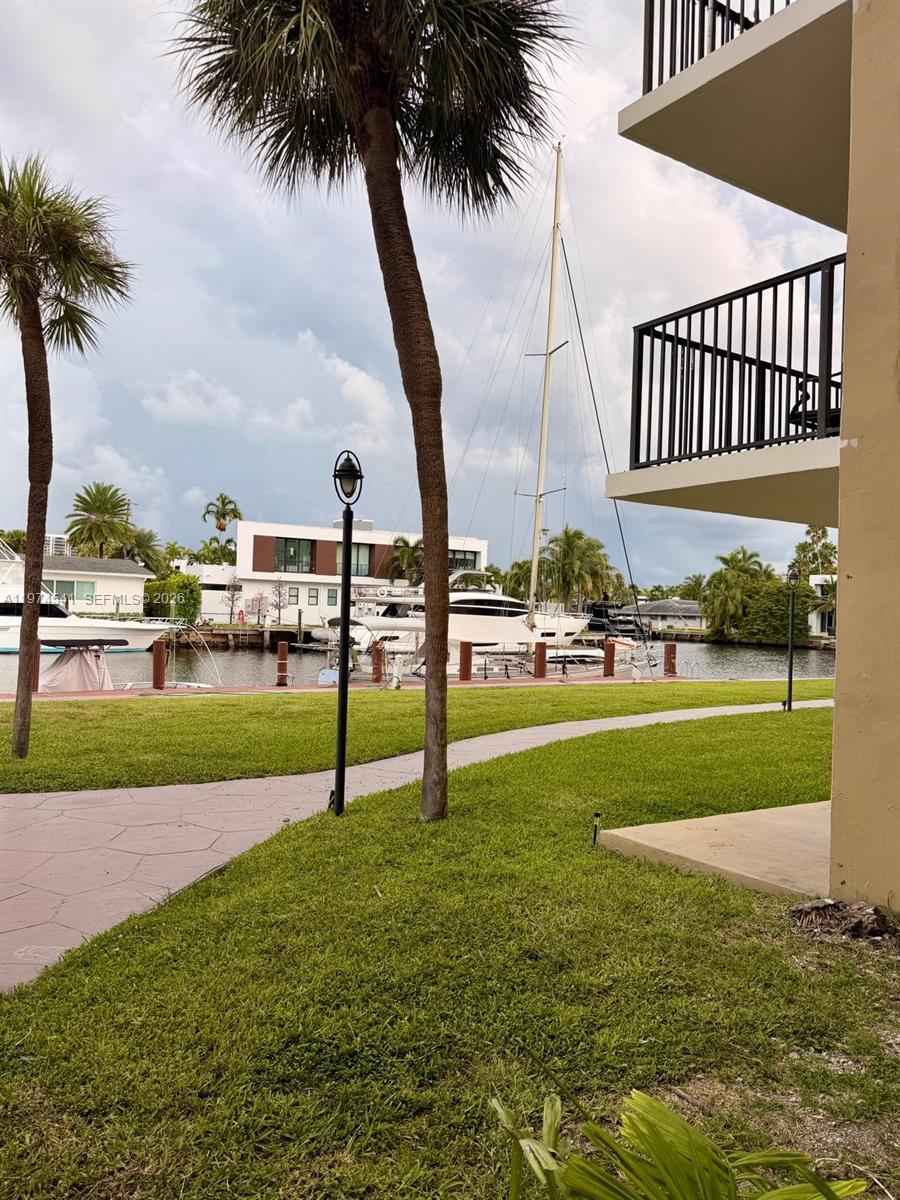301 Golden Isles Drive 109 Property Photo 10