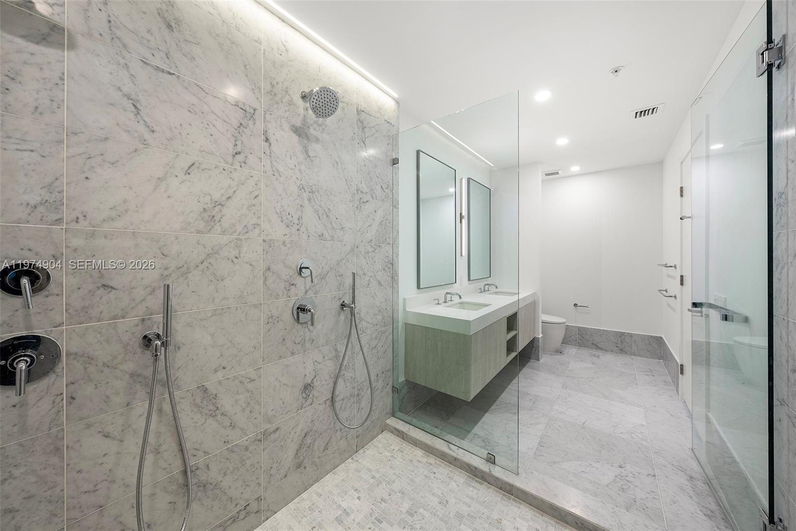 9201 E Bay Harbor Drive 805 Property Photo 10