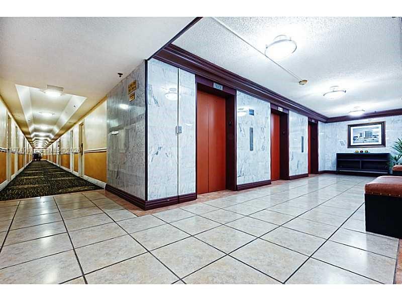 19201 Collins Avenue 432 Property Photo 15