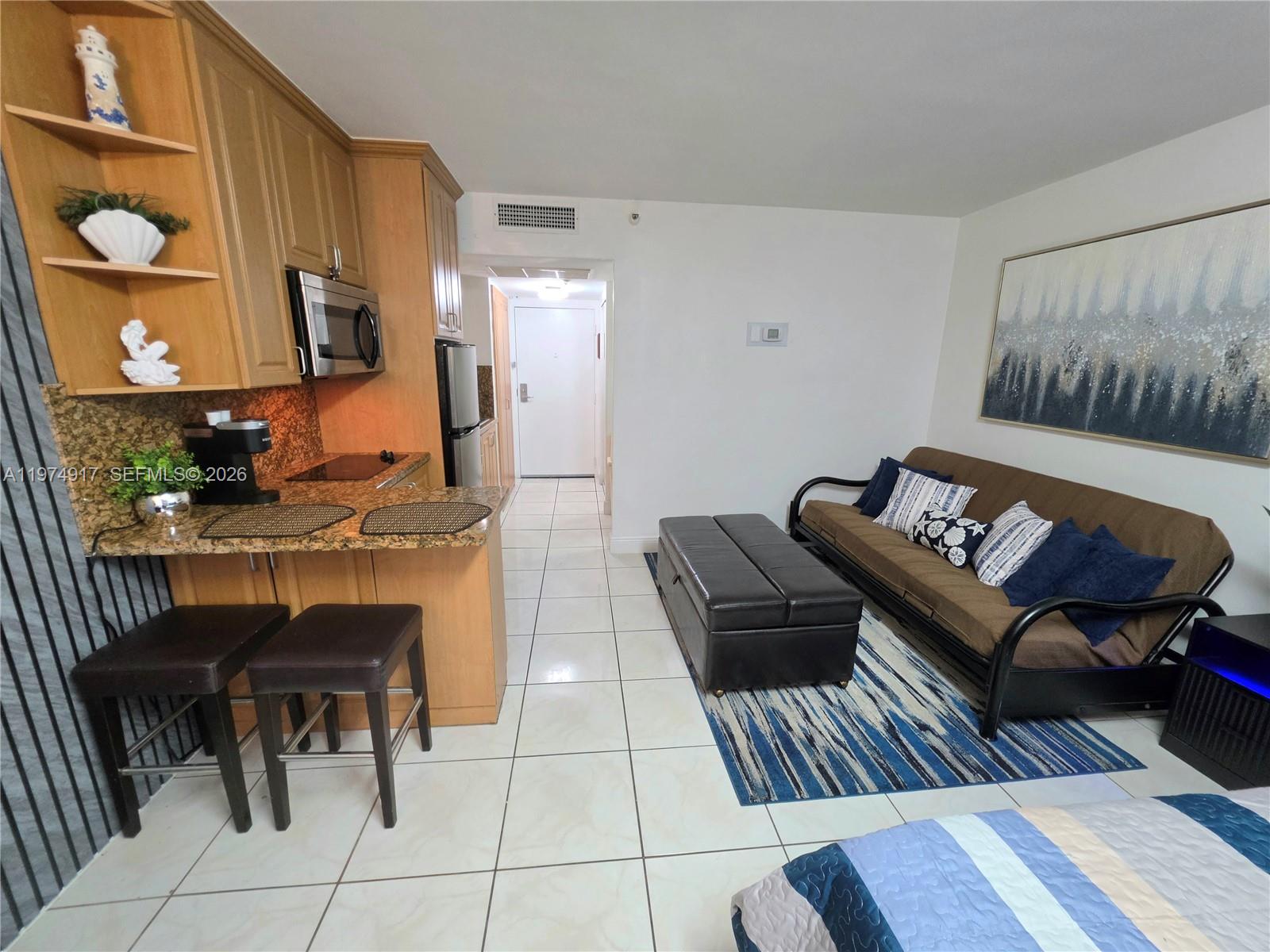 19201 Collins Avenue 432 Property Photo 18