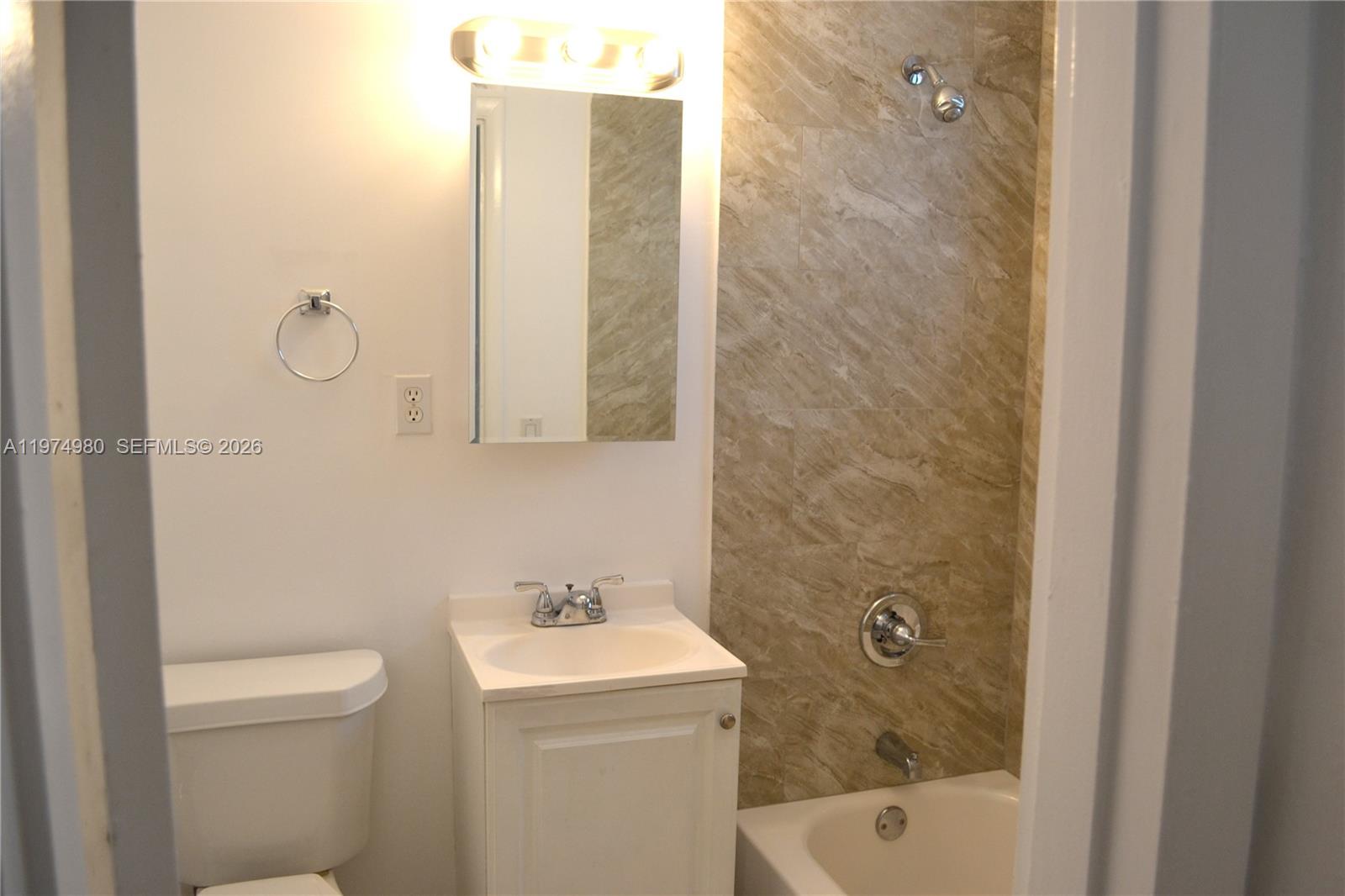 1035 Sw 4th Street 2 Property Photo 11