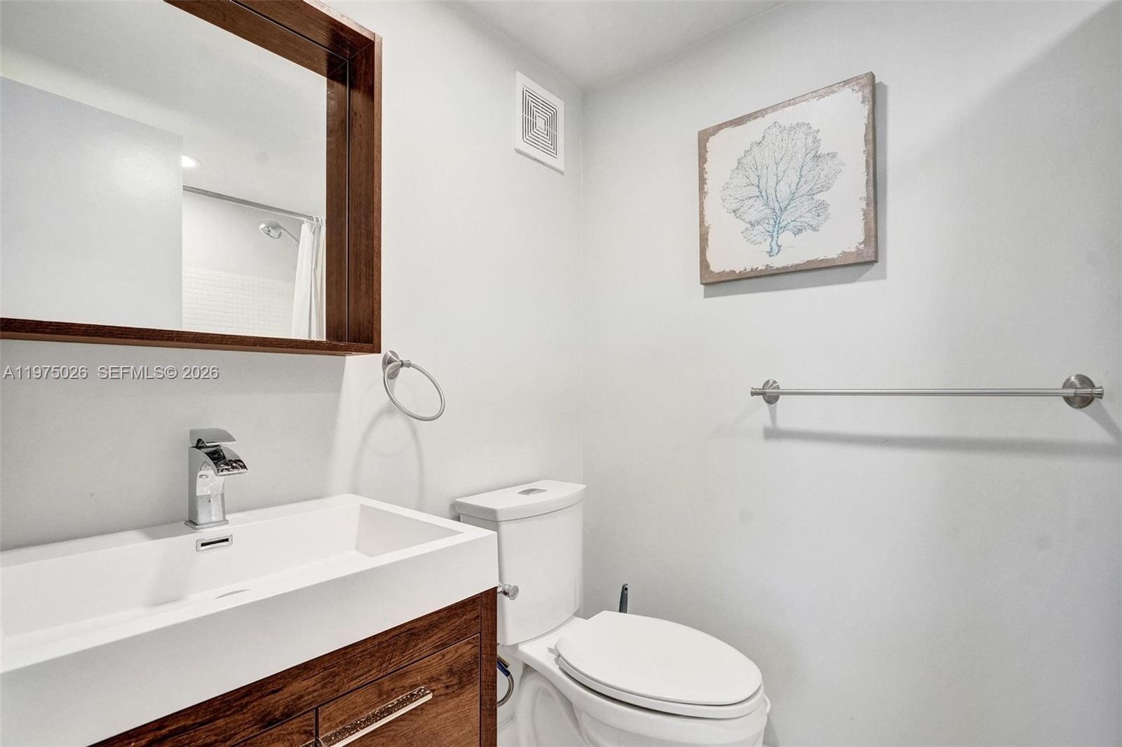 450 Paradise Isle Boulevard 204 Property Photo 25