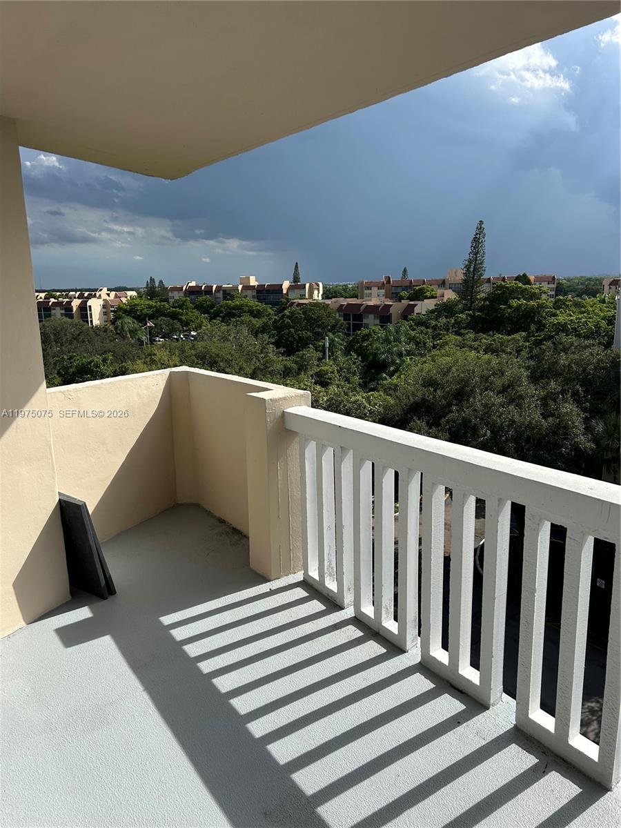 6921 Environ Boulevard 7p Property Photo 12