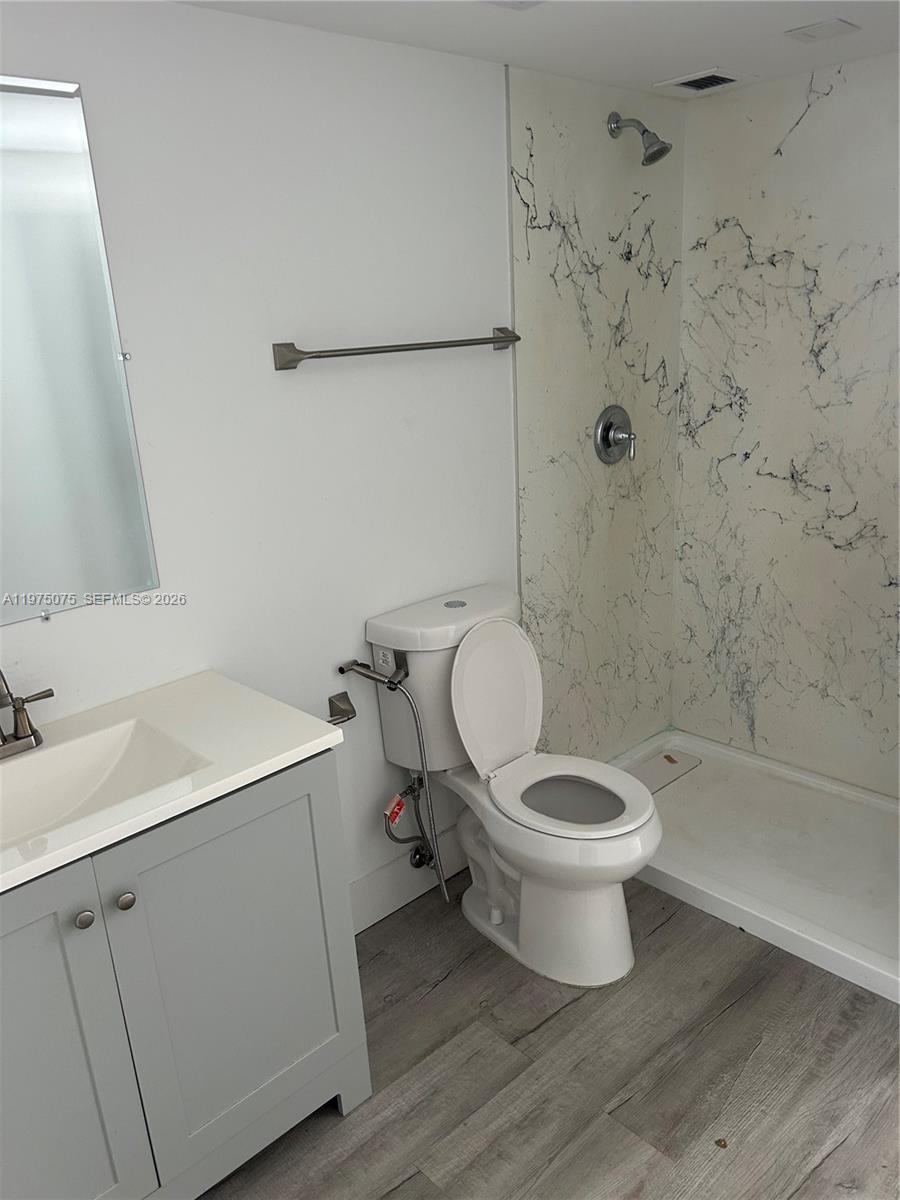 6921 Environ Boulevard 7p Property Photo 23
