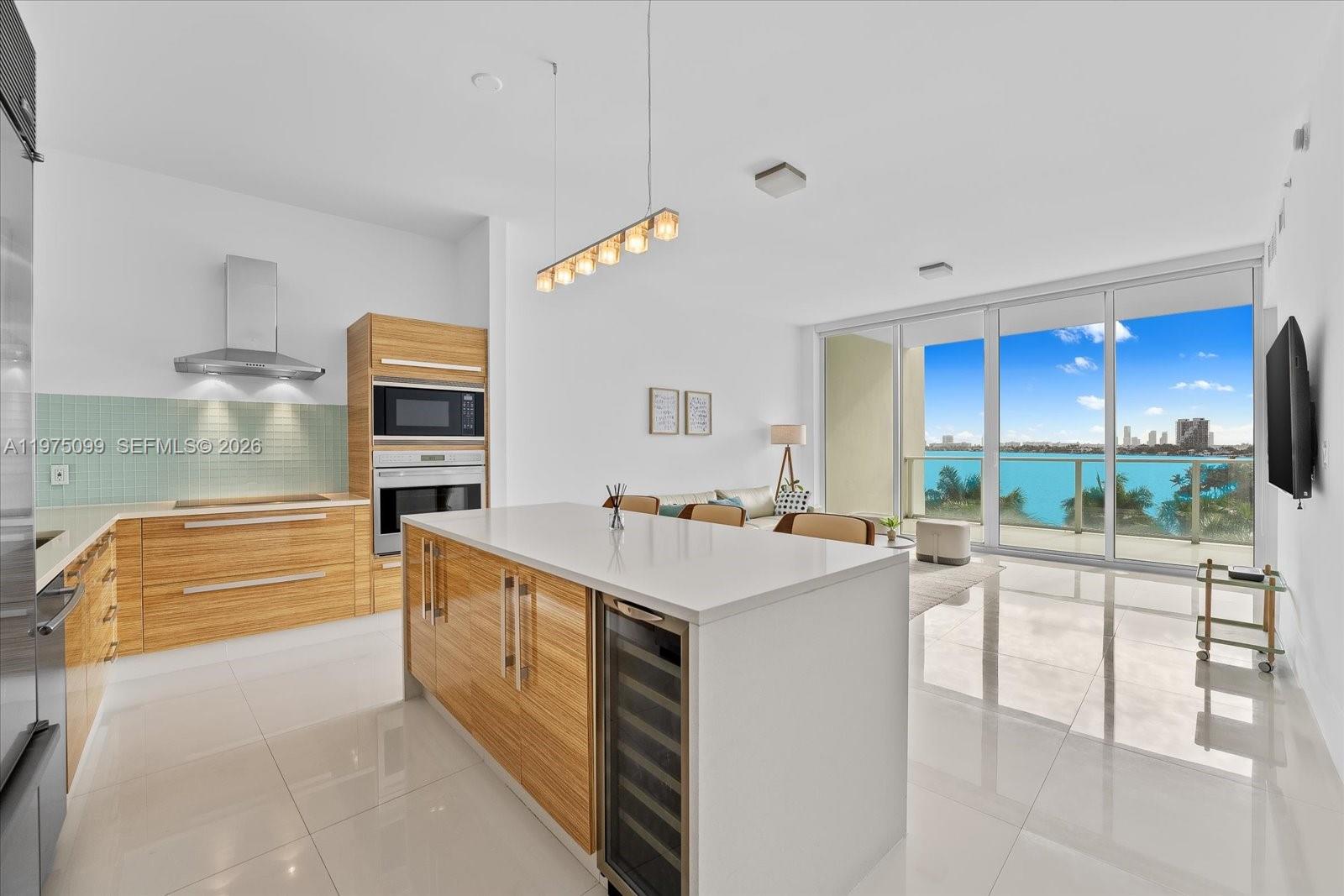 2020 N Bayshore Drive 605 Property Photo 1