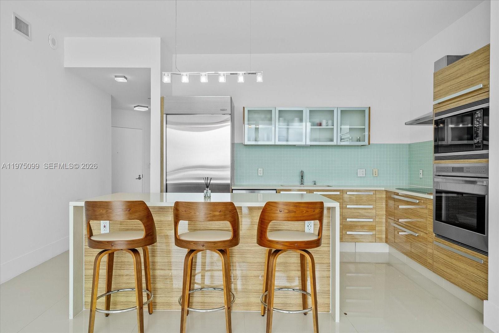 2020 N Bayshore Drive 605 Property Photo 4