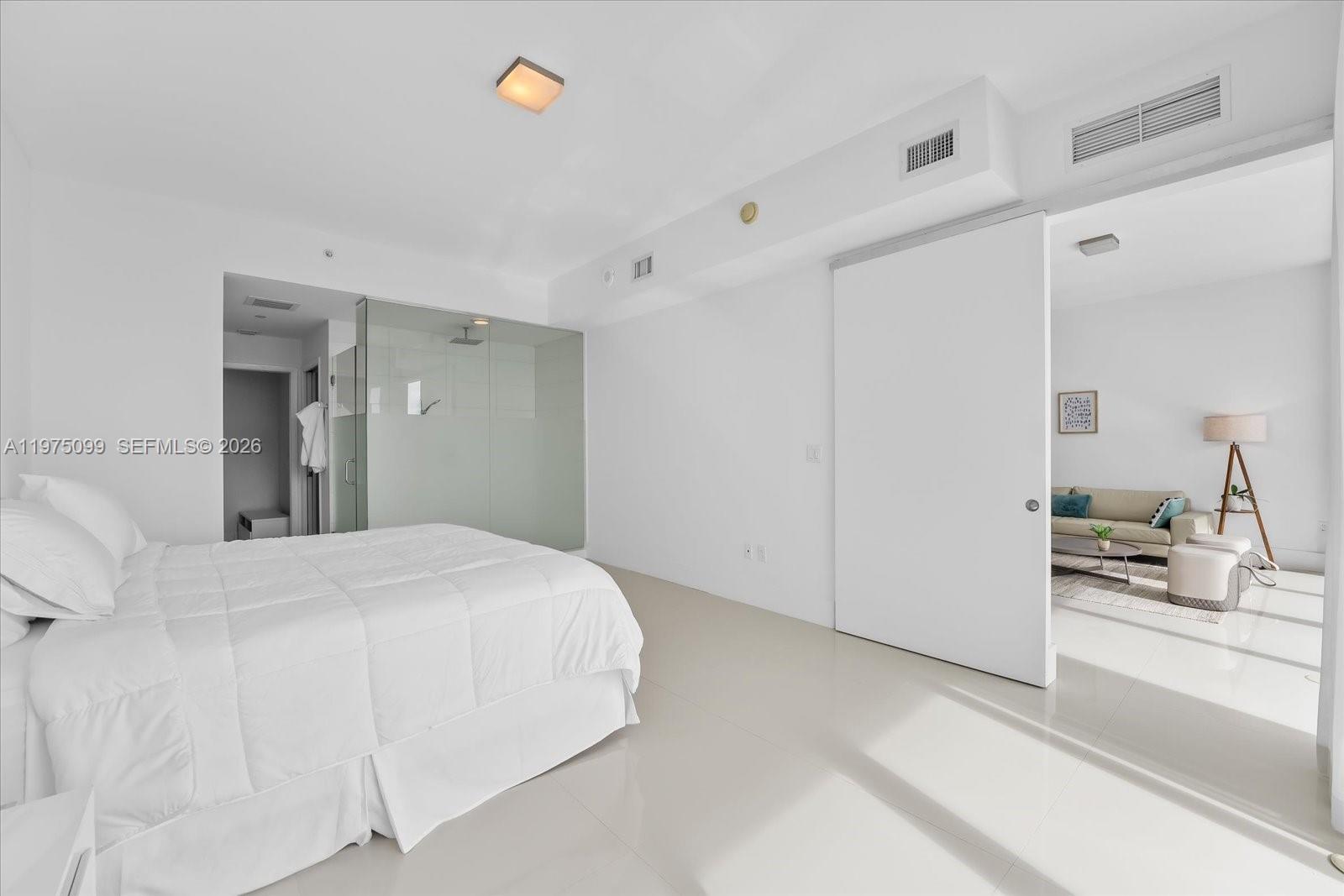 2020 N Bayshore Drive 605 Property Photo 10