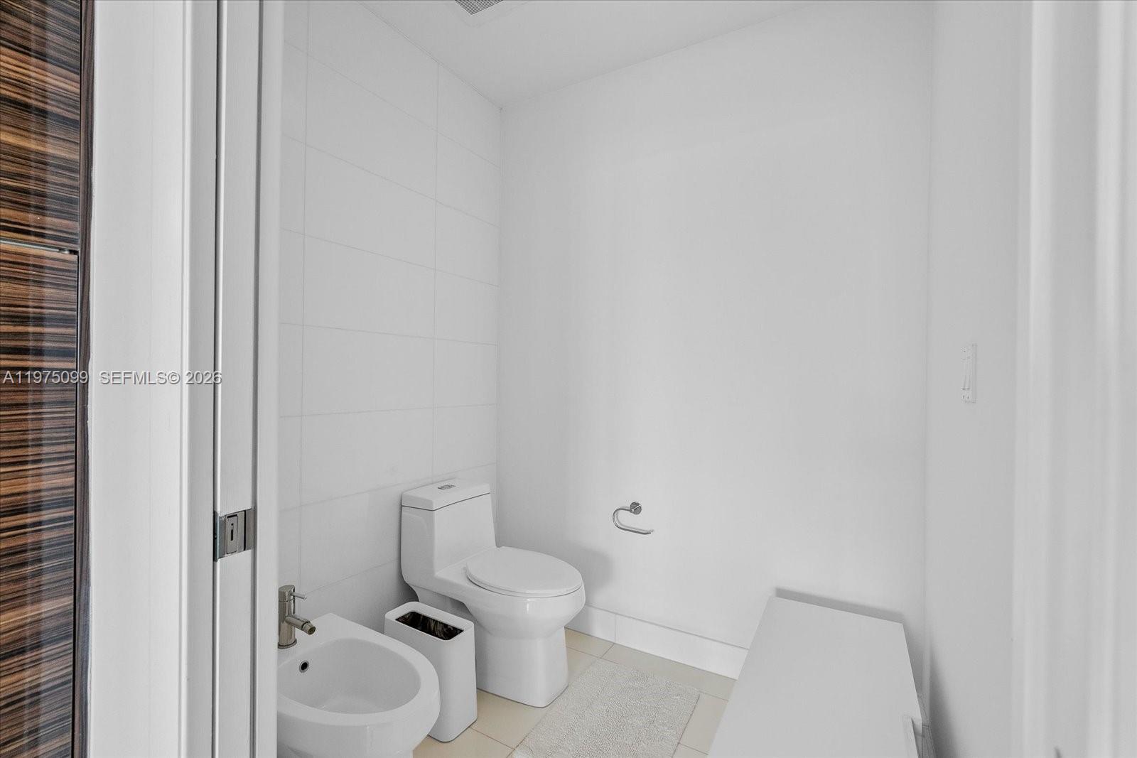 2020 N Bayshore Drive 605 Property Photo 13
