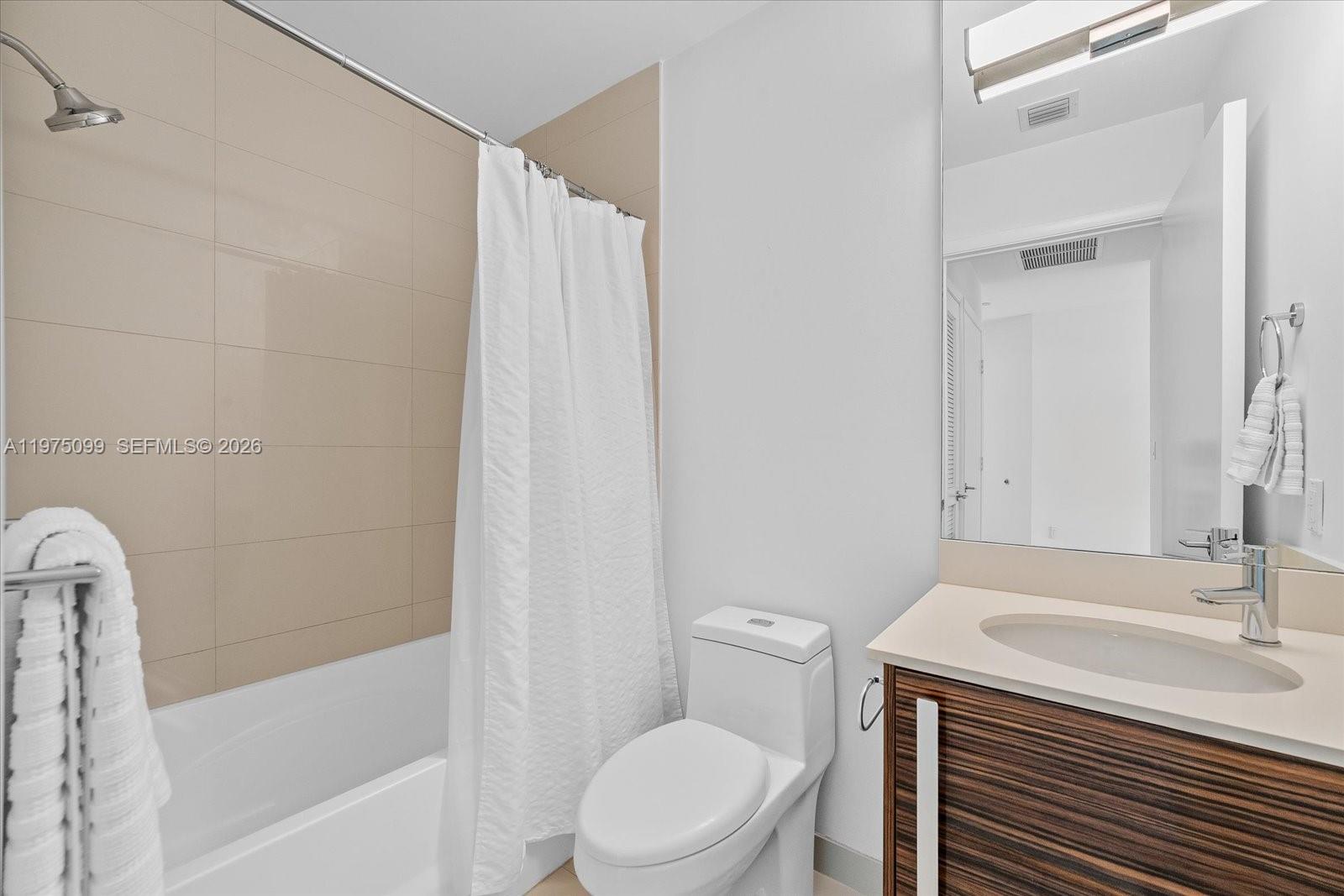 2020 N Bayshore Drive 605 Property Photo 21