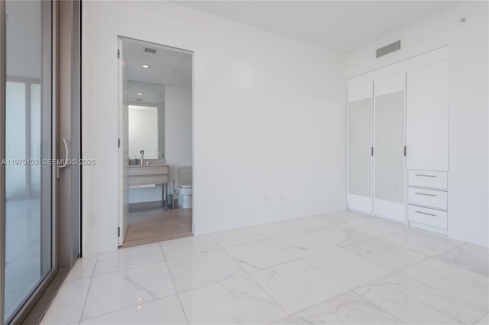 18975 Collins Avenue 801 Property Photo 53