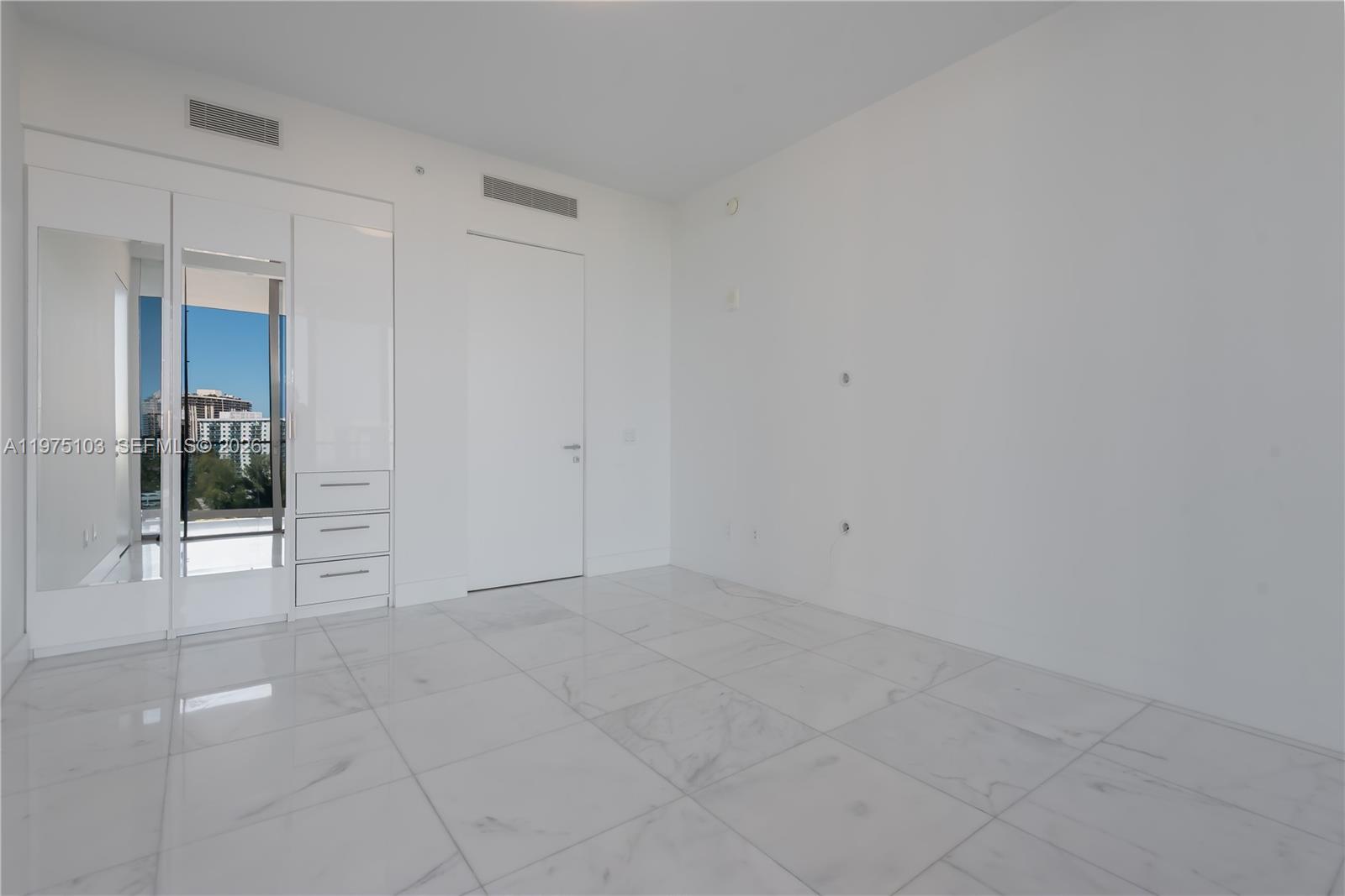 18975 Collins Avenue 801 Property Photo 54