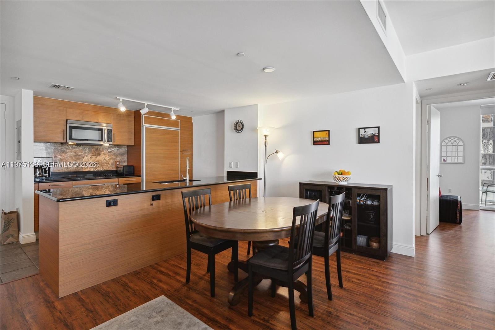50 Biscayne Boulevard 2111 Property Photo 8