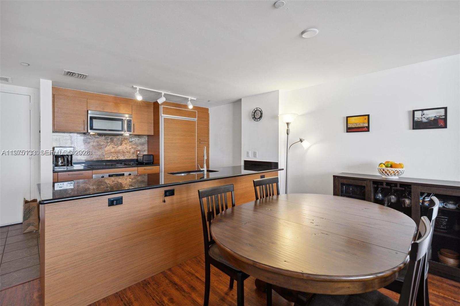 50 Biscayne Boulevard 2111 Property Photo 9