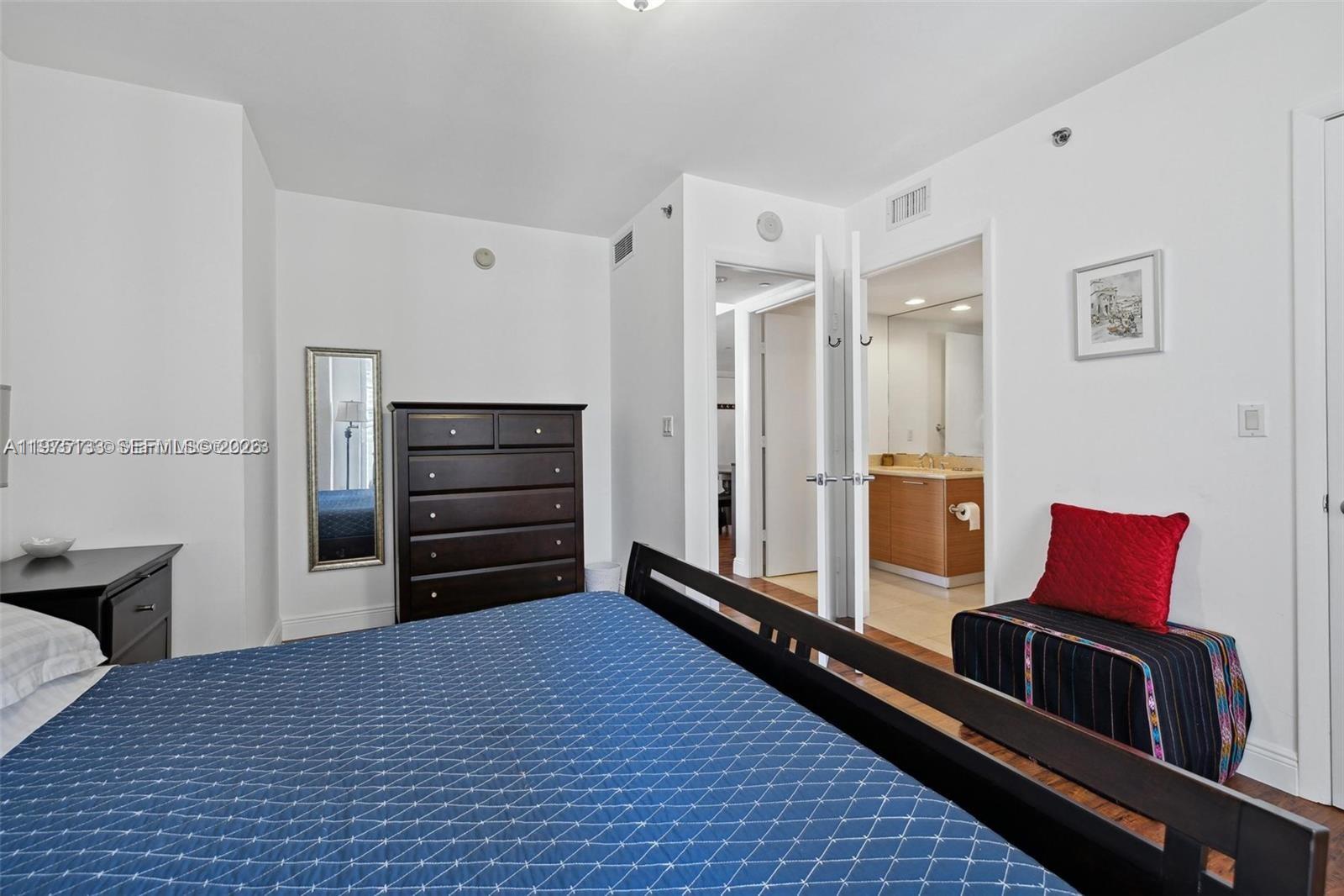 50 Biscayne Boulevard 2111 Property Photo 15