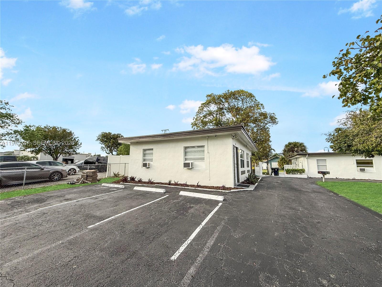 1625 S Federal Highway Property Photo 7