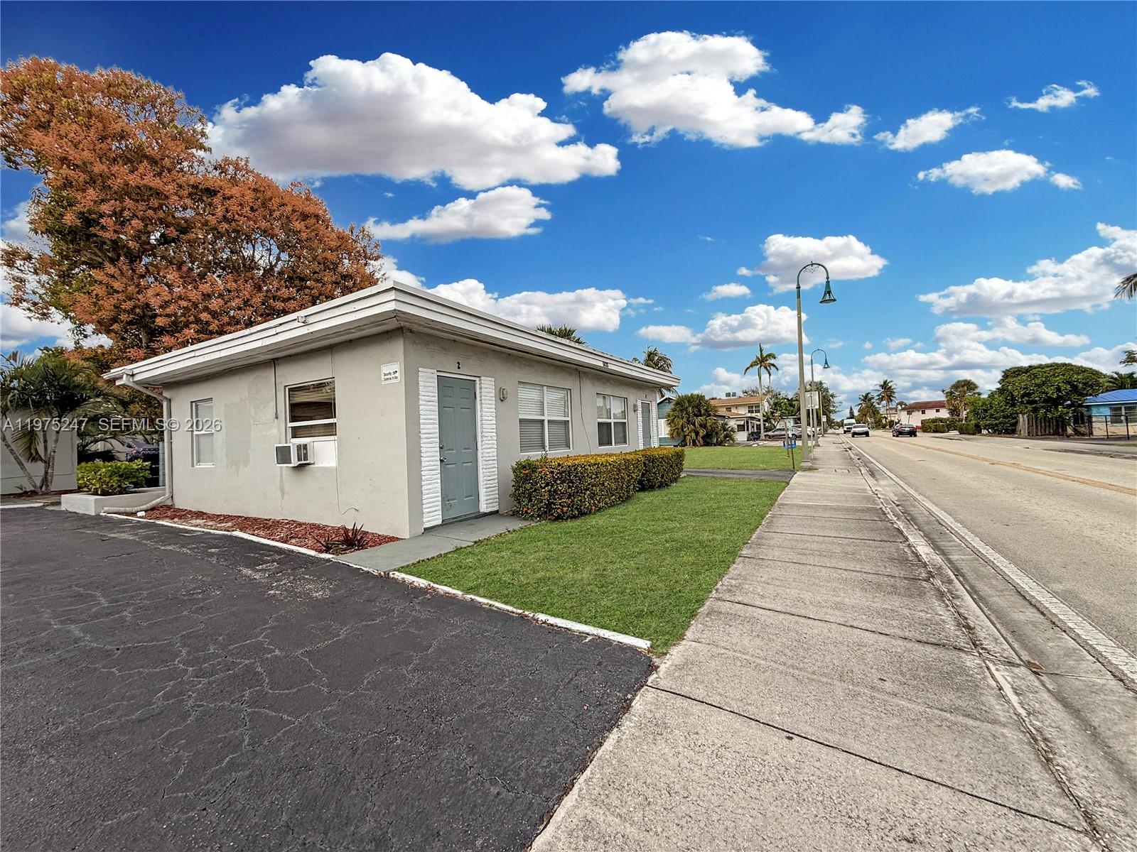 1625 S Federal Highway Property Photo 12