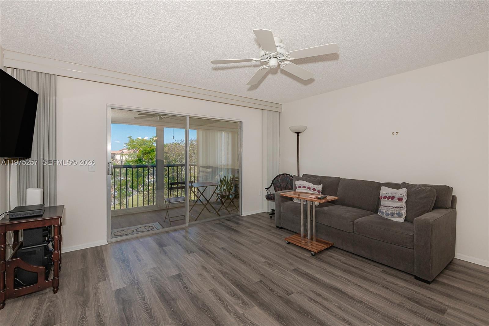 1200 Sw 137th Avenue 402e Property Photo 9