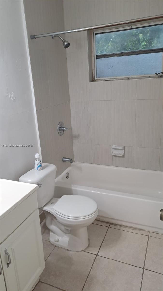 A11975520 Property Photo 3