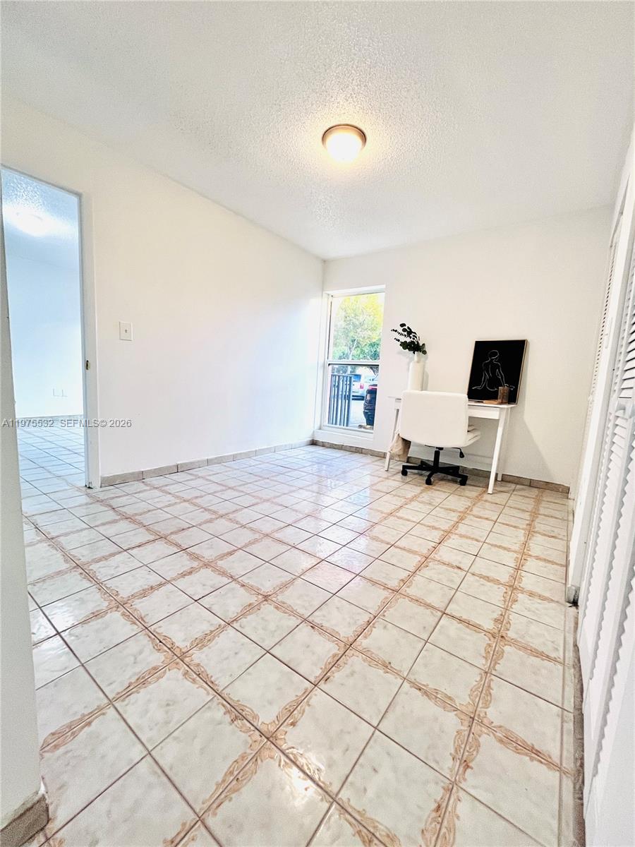 4721 Nw 7th Street 102-12 Property Photo 7