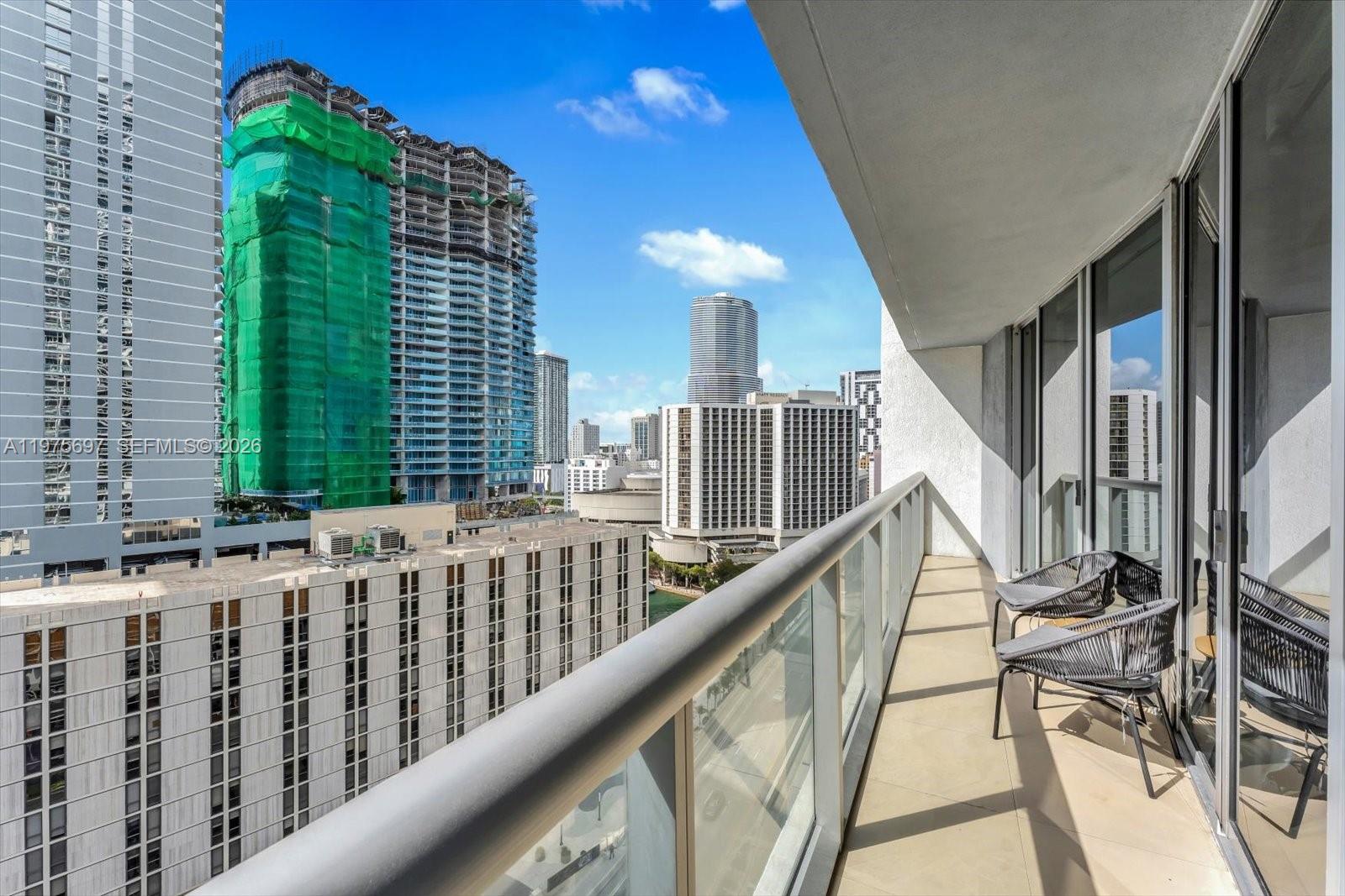 485 Brickell Avenue 1807 Property Photo 18