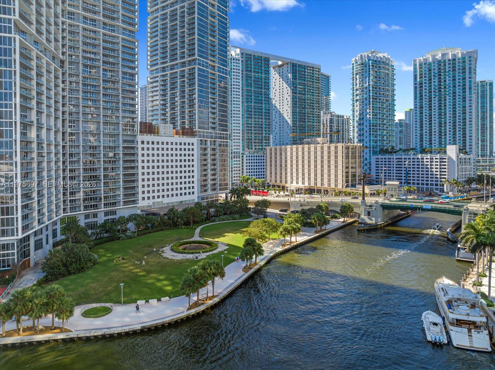 485 Brickell Avenue 1807 Property Photo 25