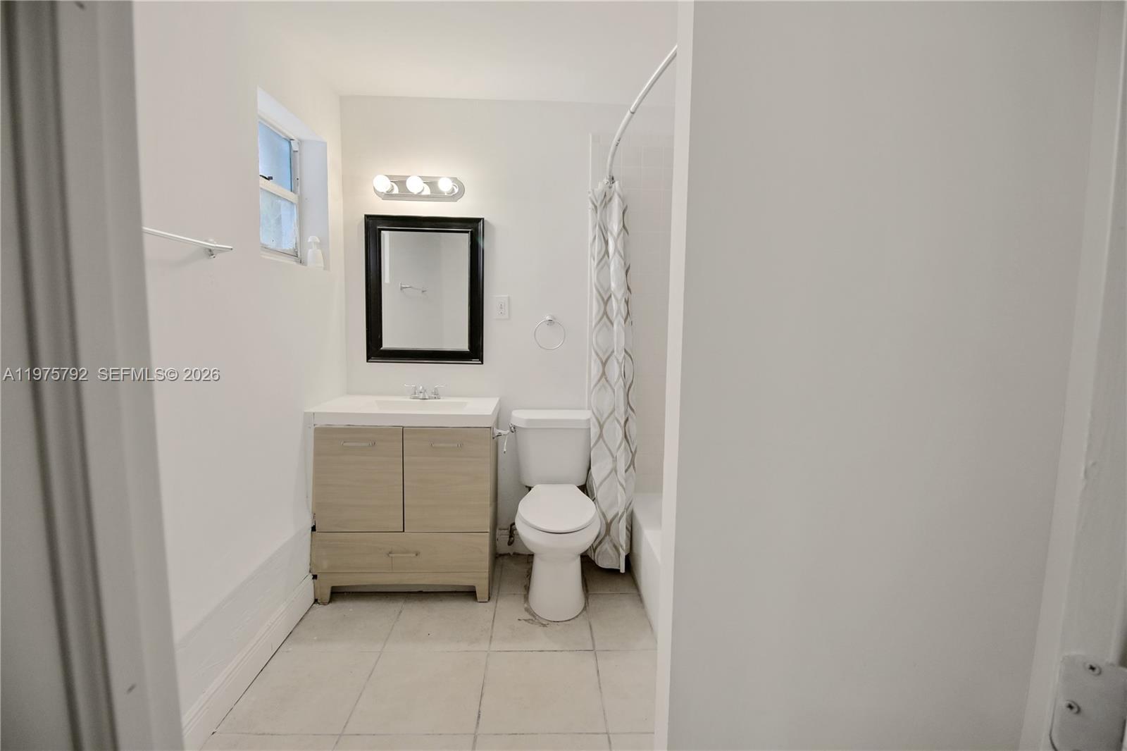 1160 W 26th Court B Property Photo 10
