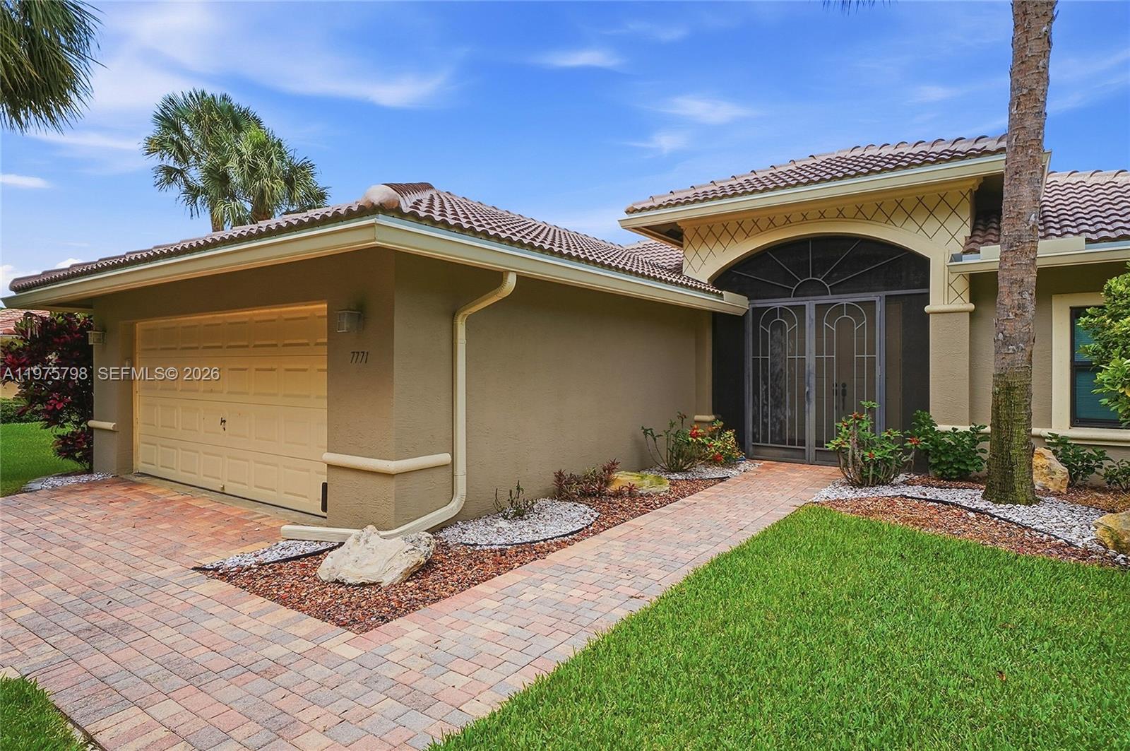 7771 Via Grande Property Photo 4