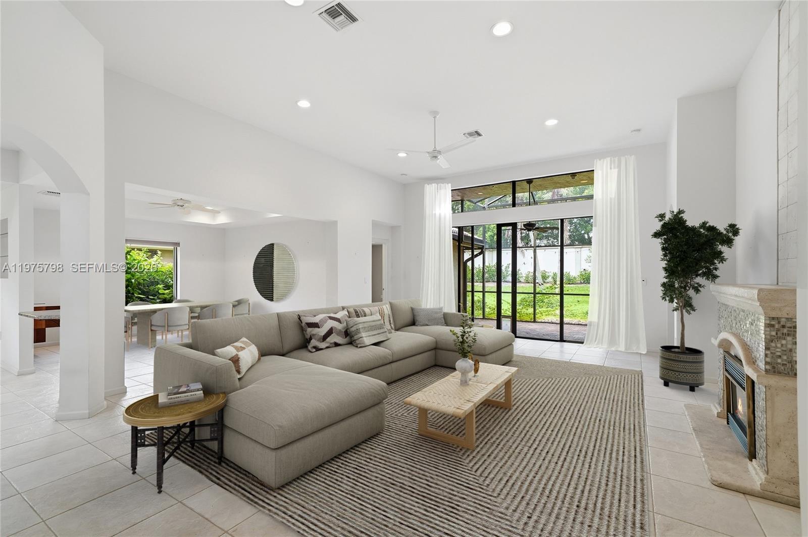 7771 Via Grande Property Photo 7