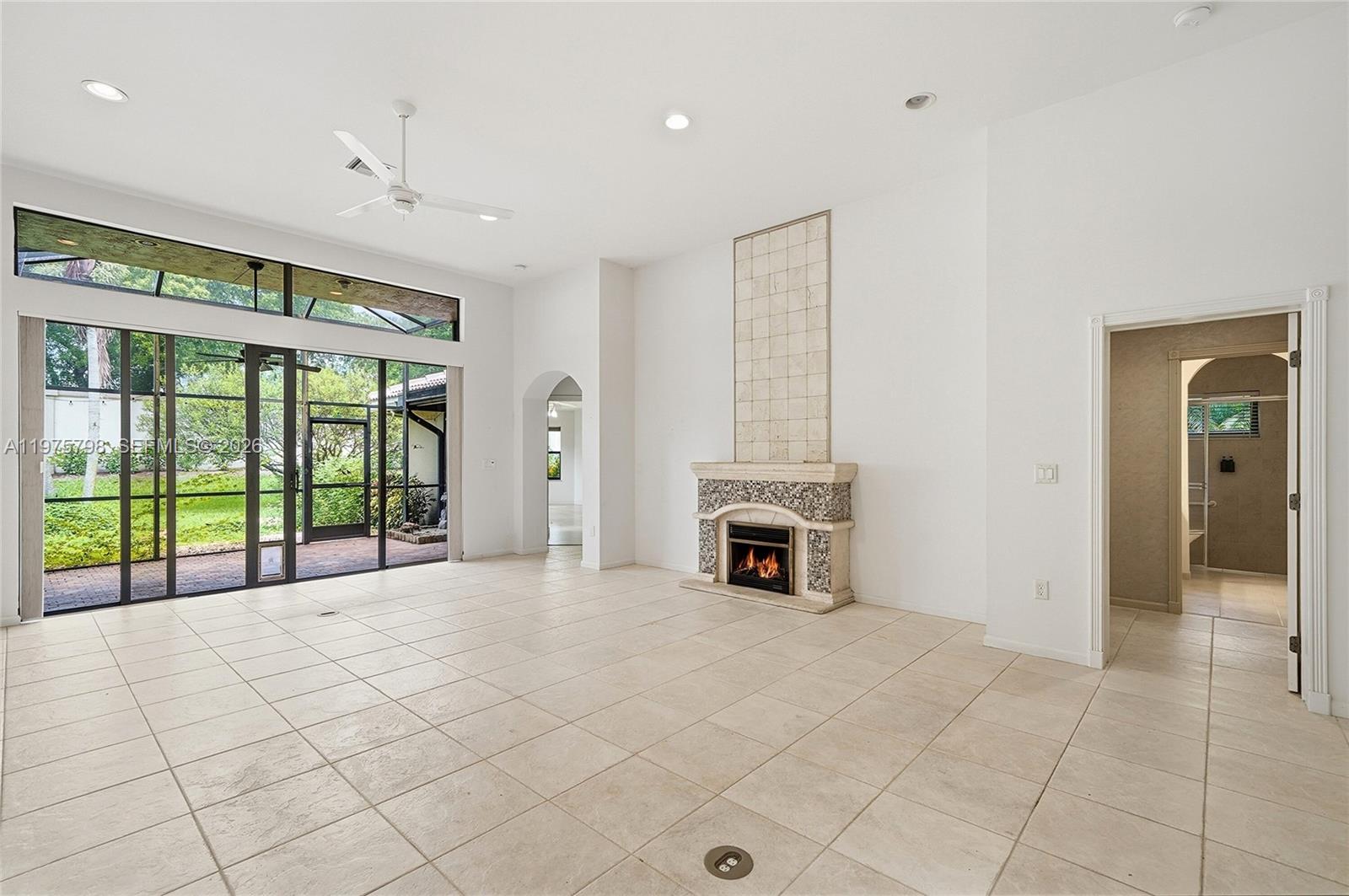 7771 Via Grande Property Photo 9