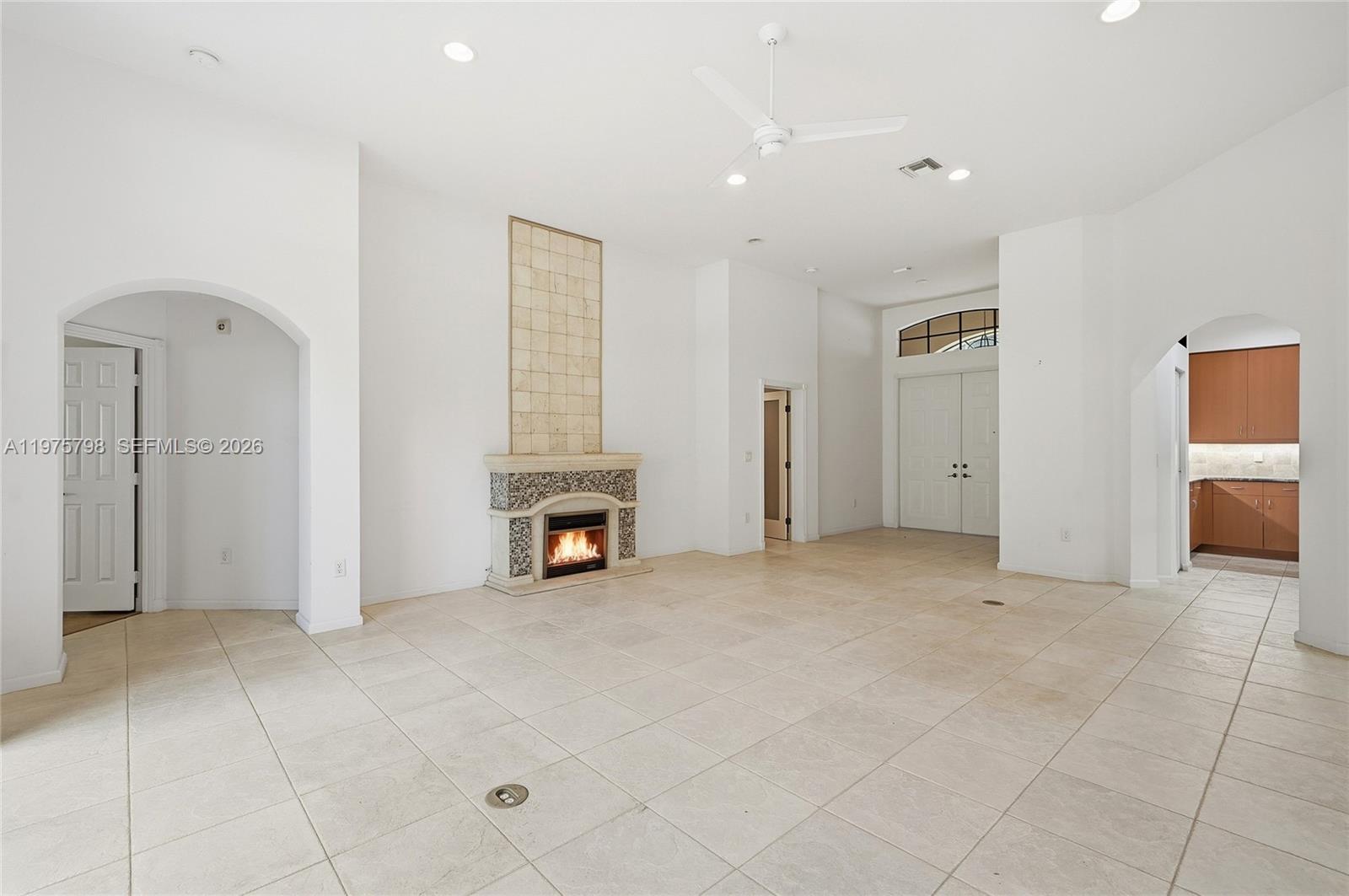 7771 Via Grande Property Photo 10