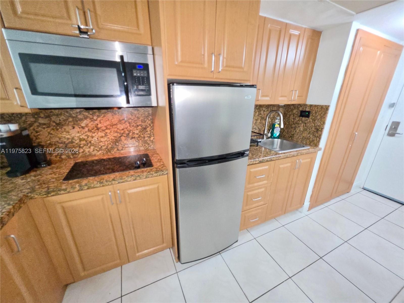 19201 Collins Avenue 432 Property Photo 16