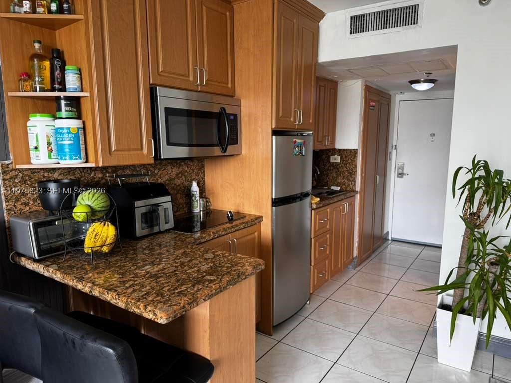 19201 Collins Avenue 432 Property Photo 17