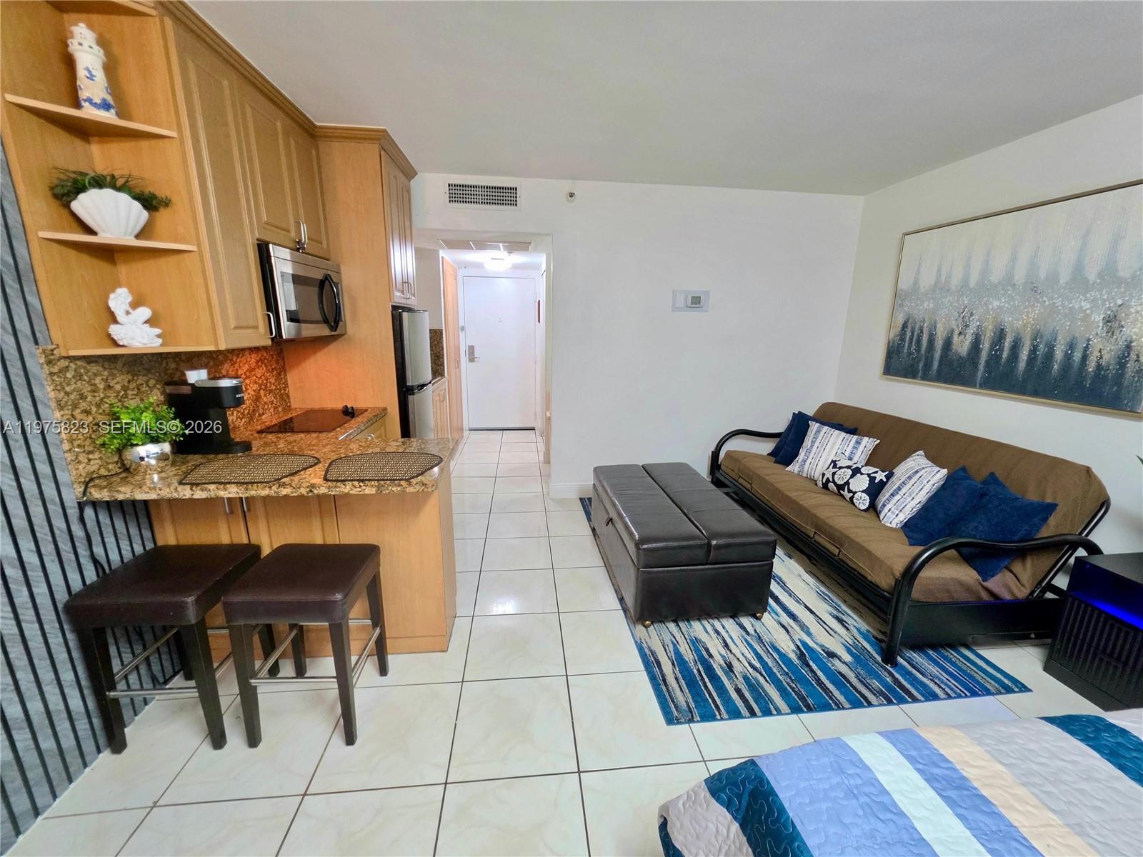 19201 Collins Avenue 432 Property Photo 18