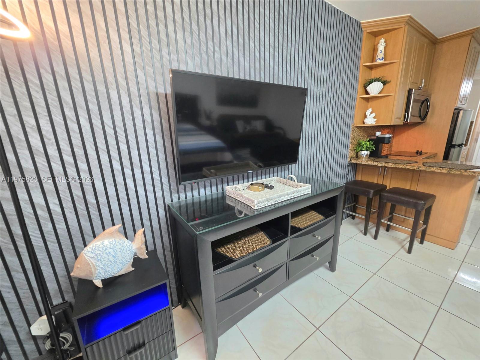 19201 Collins Avenue 432 Property Photo 19