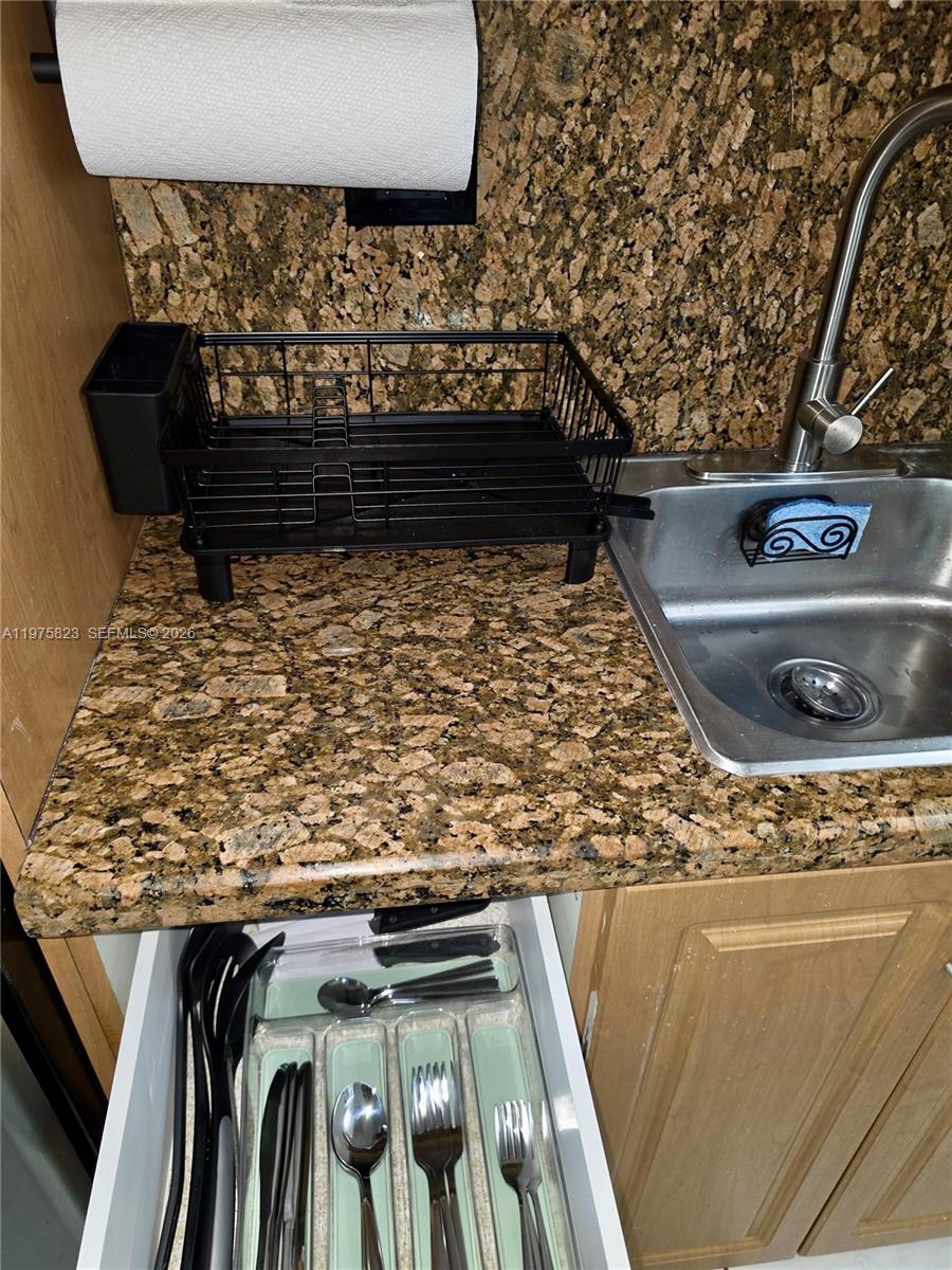 19201 Collins Avenue 432 Property Photo 23