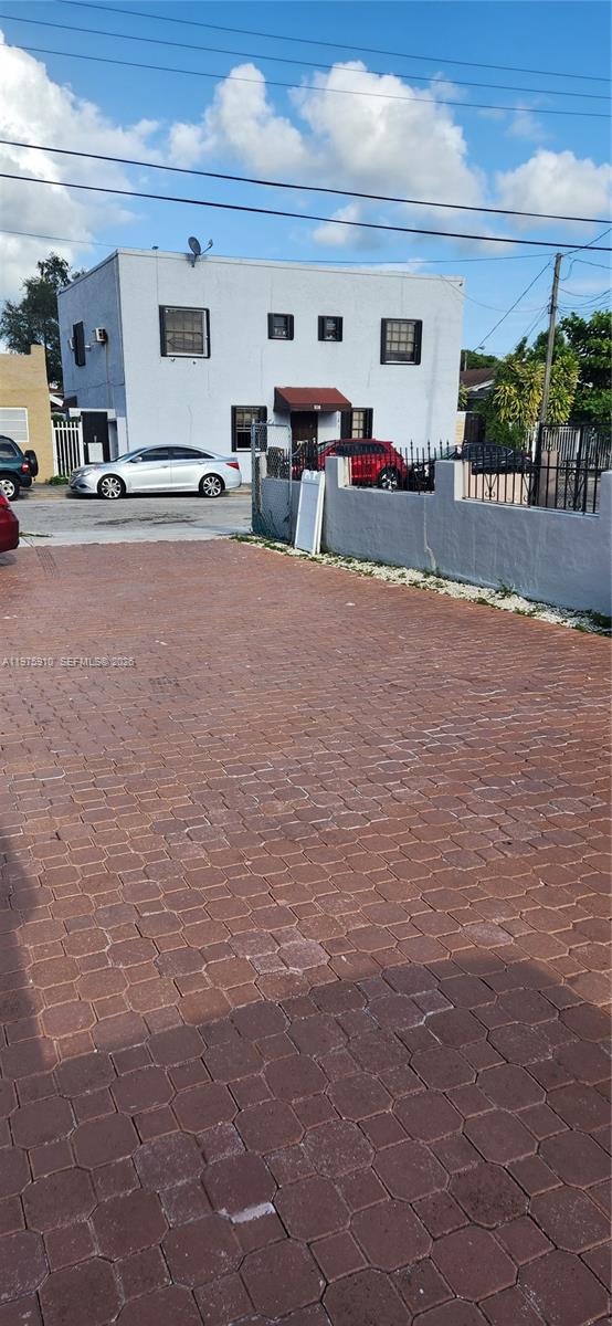 150 Nw 17th Court Property Photo 17