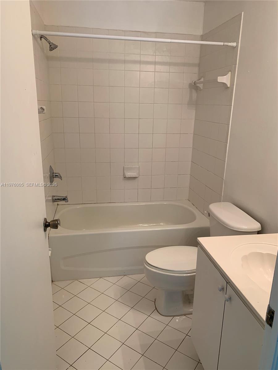 1250 Se 29th Street 205-58 Property Photo 5