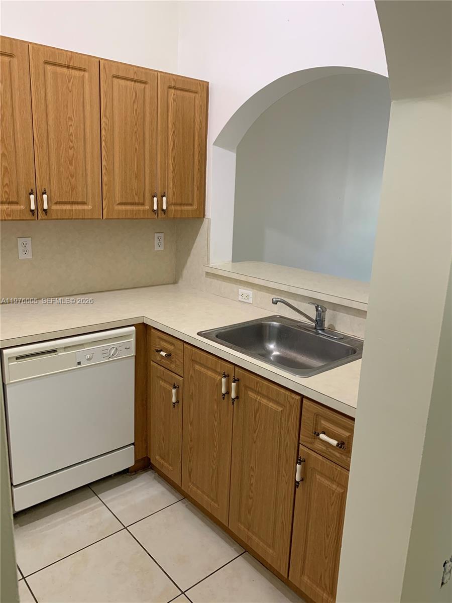1250 Se 29th Street 205-58 Property Photo 9