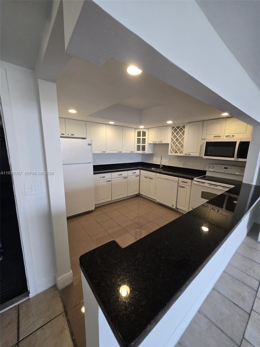 13499 Biscayne Boulevard 1505 Property Photo 3