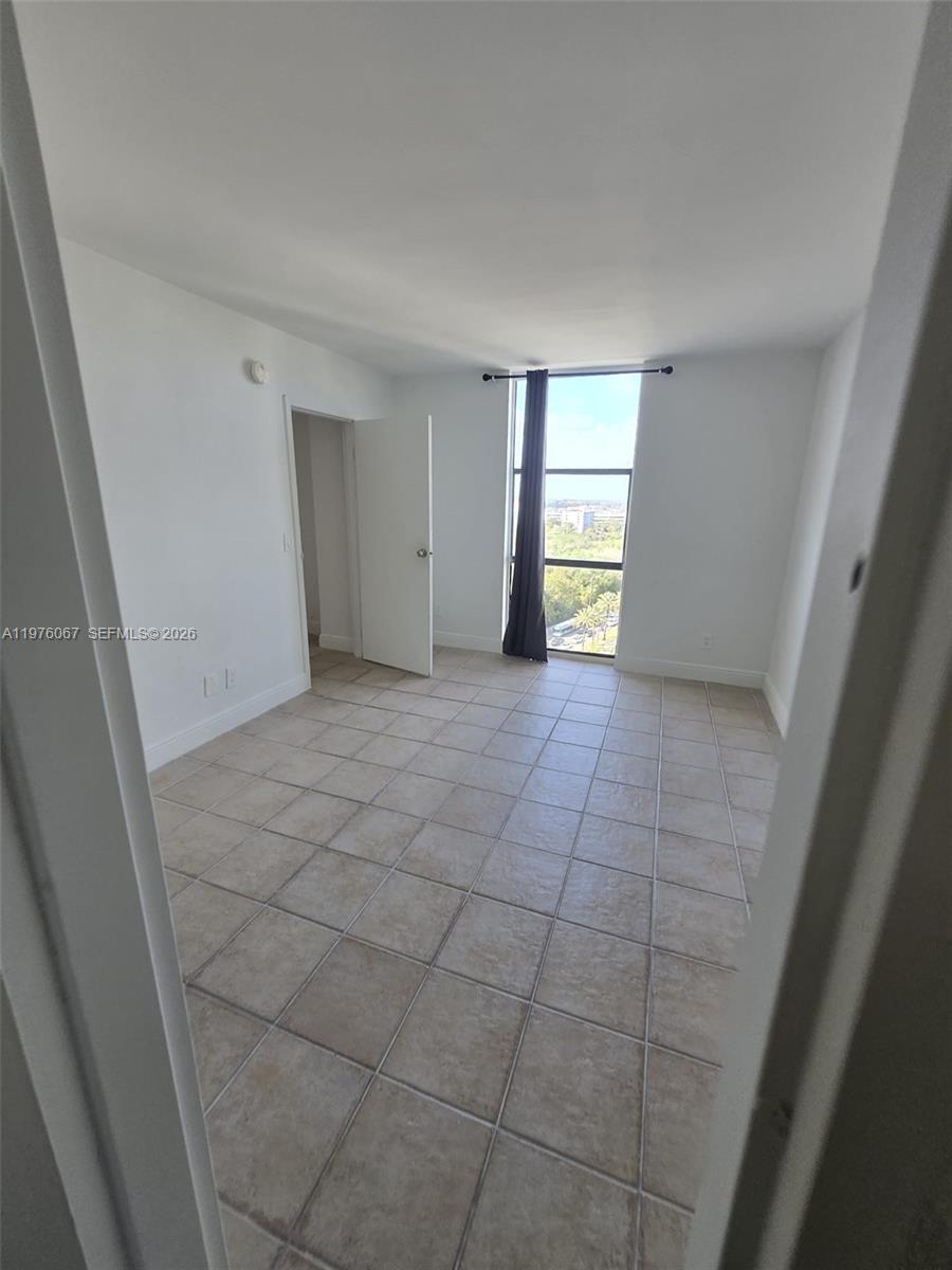 13499 Biscayne Boulevard 1505 Property Photo 7
