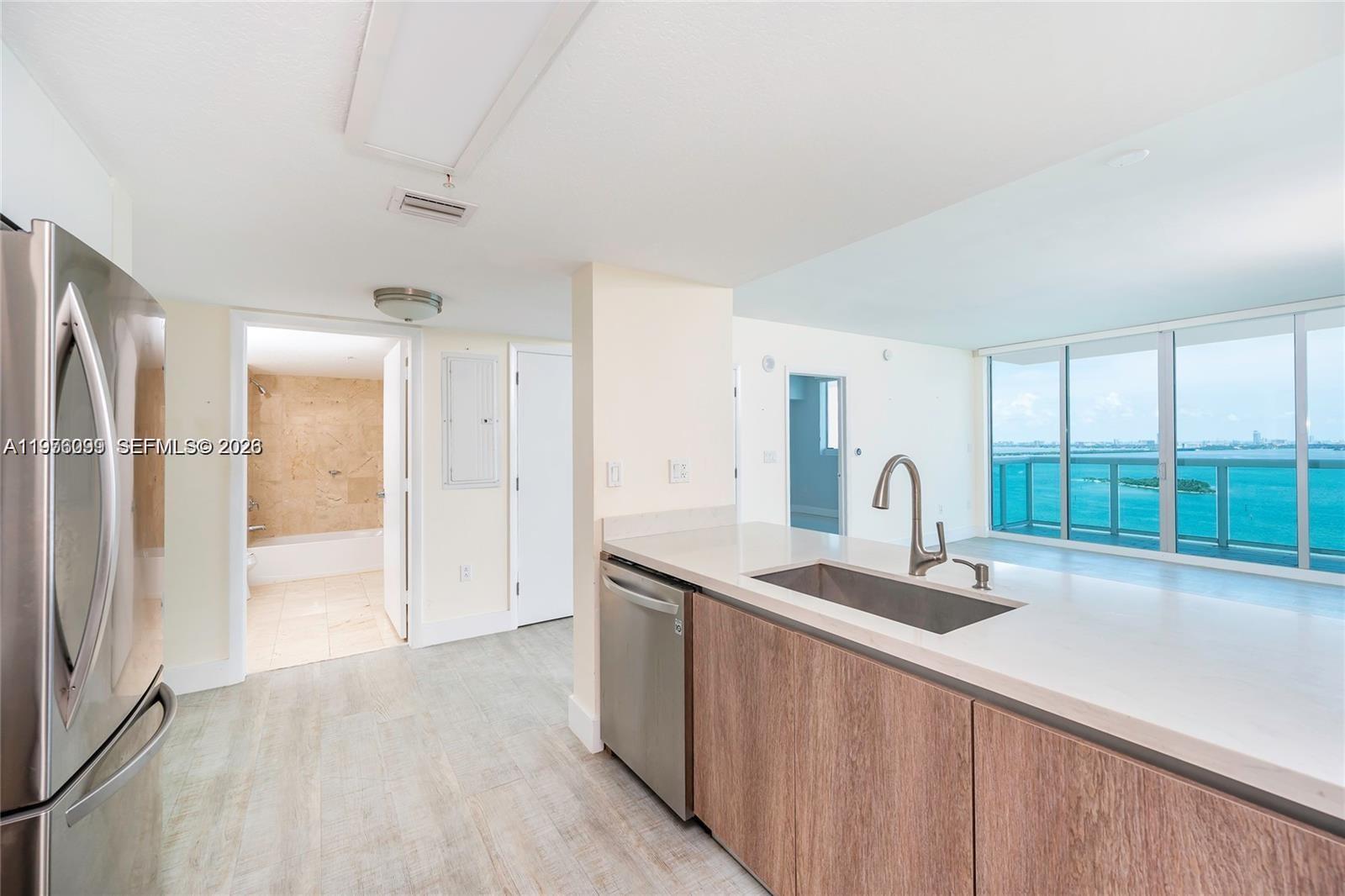 1800 N Bayshore Drive 2503 Property Photo 7