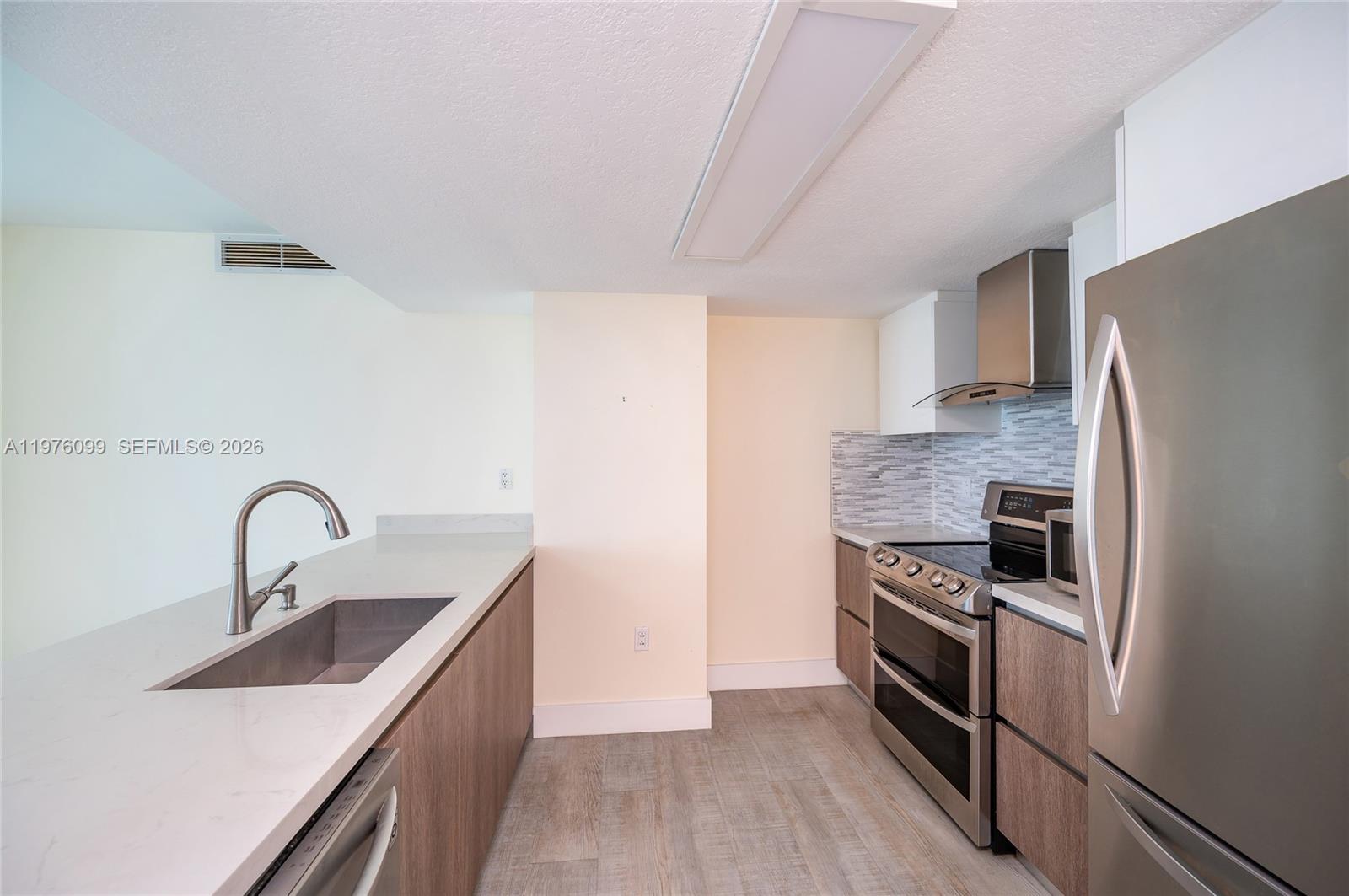 1800 N Bayshore Drive 2503 Property Photo 9
