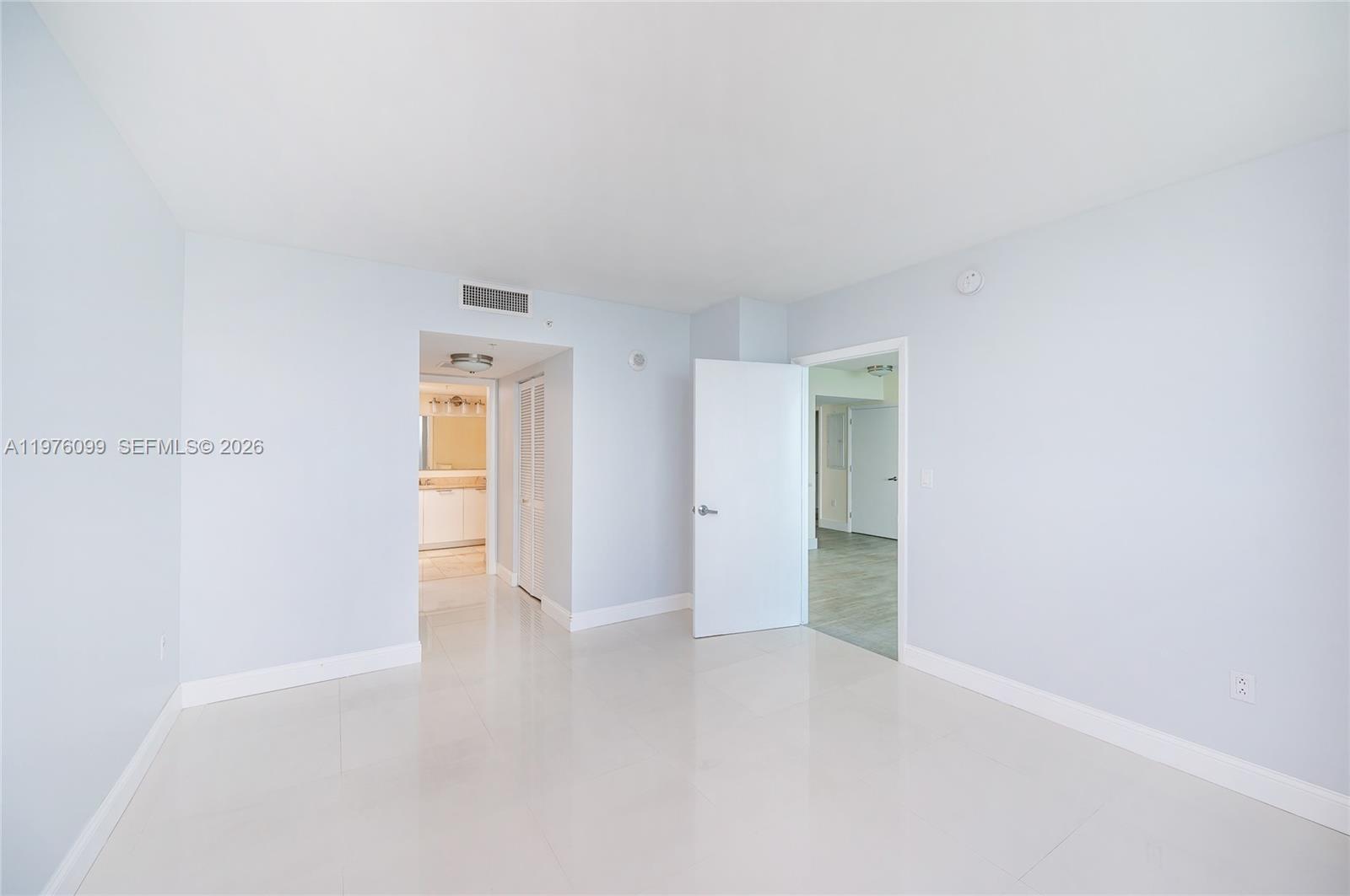 1800 N Bayshore Drive 2503 Property Photo 13